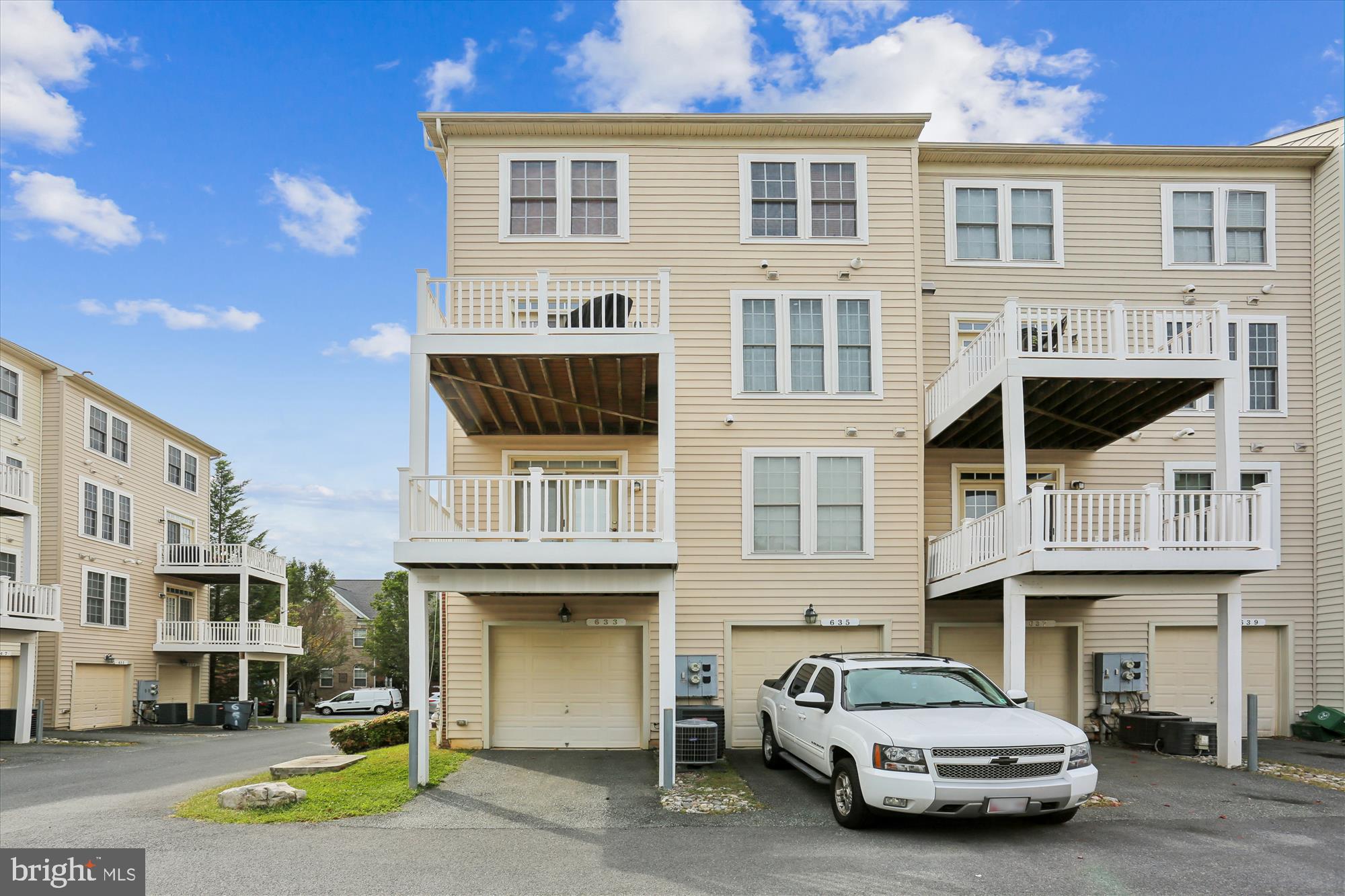 HIDDEN CREEK - Residential Lease