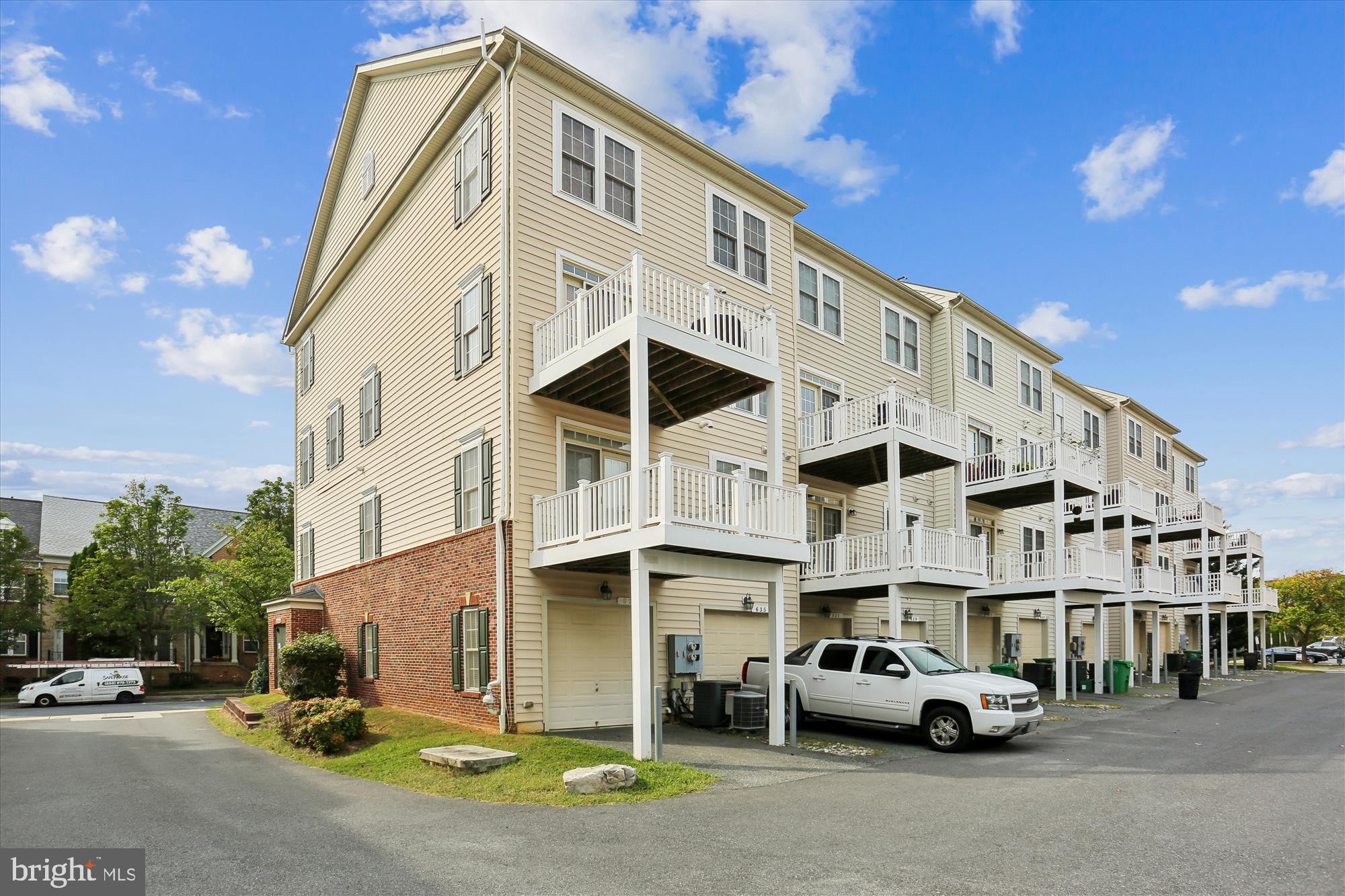 HIDDEN CREEK - Residential Lease