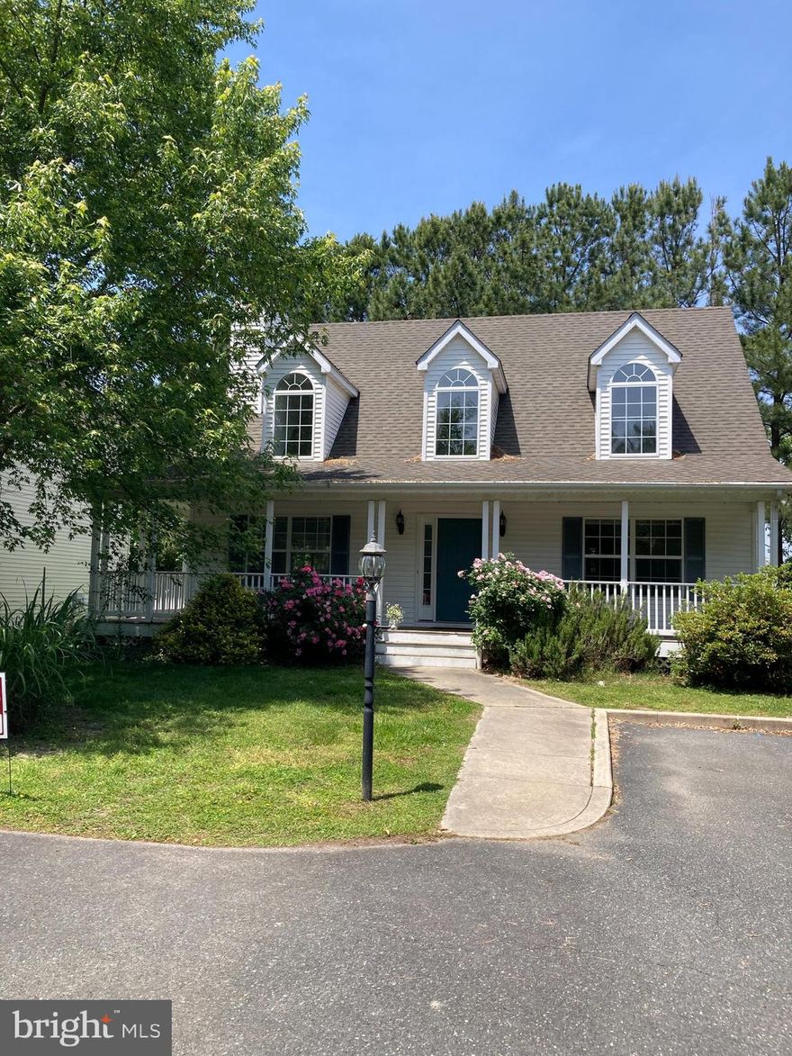 This is a new rental listing in the heart of St Michaels.  This 4 bedroom 2 1/2 bath property has a wraparound porch as well as a rear deck for entertaining.  Ample parking is at the front of property. Enjoy waterfront dining as well as excellent shopping, boating, and fishing. Truly a great opportunity to enjoy one of Maryland's most sought-after destinations!  Applications sent upon request.  Credit report necessary.