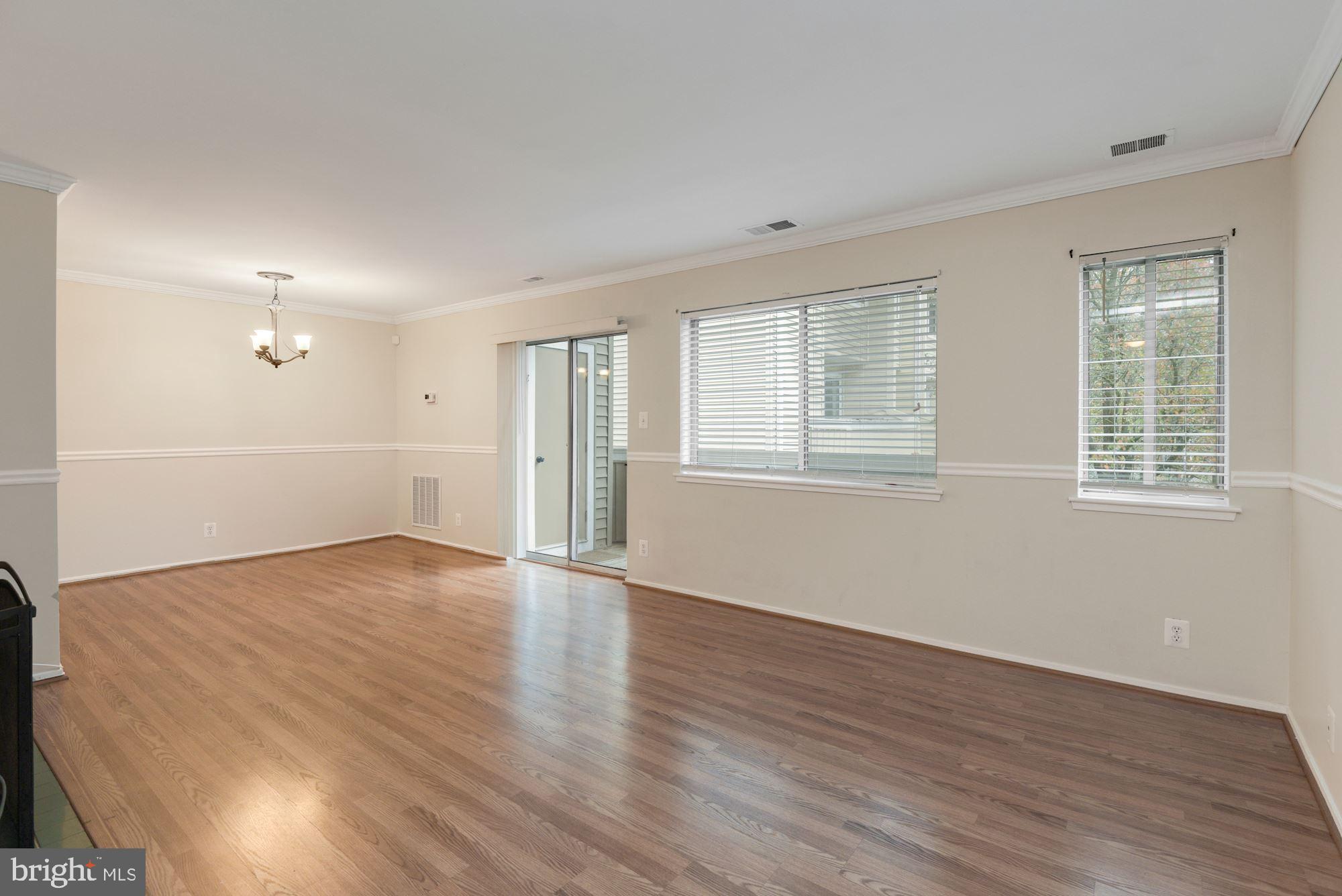 FARMINGDALE - Residential Lease