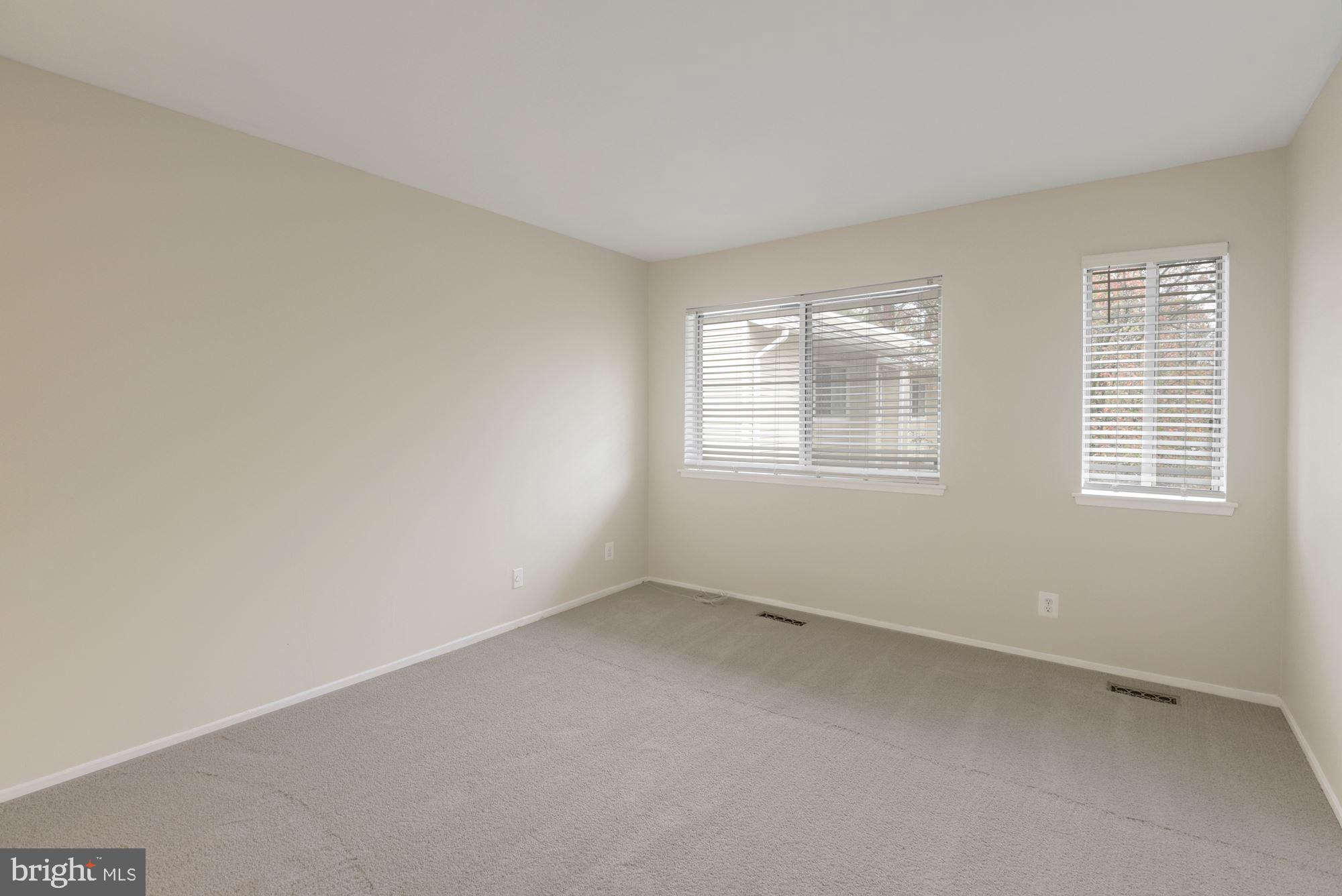 FARMINGDALE - Residential Lease