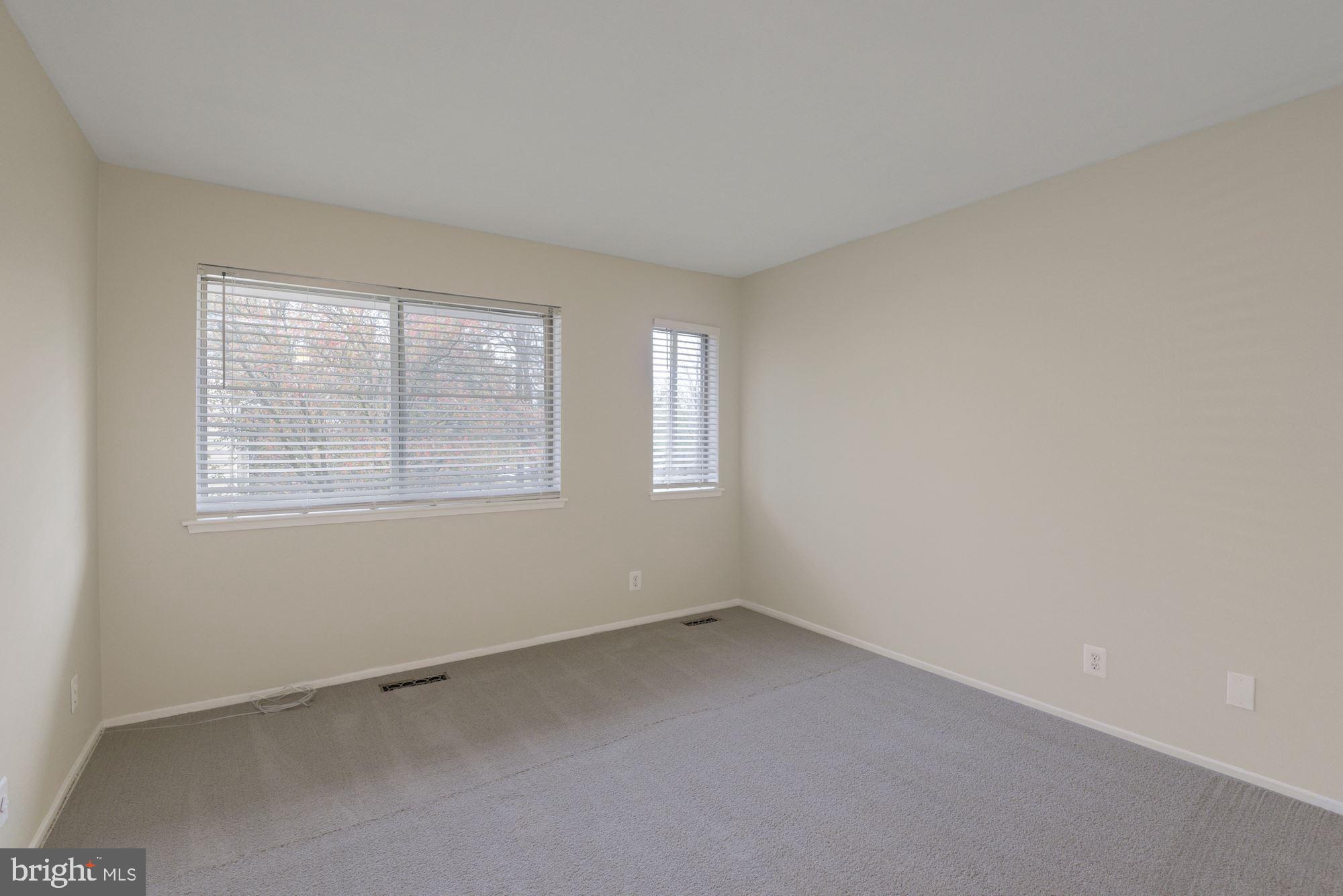 FARMINGDALE - Residential Lease