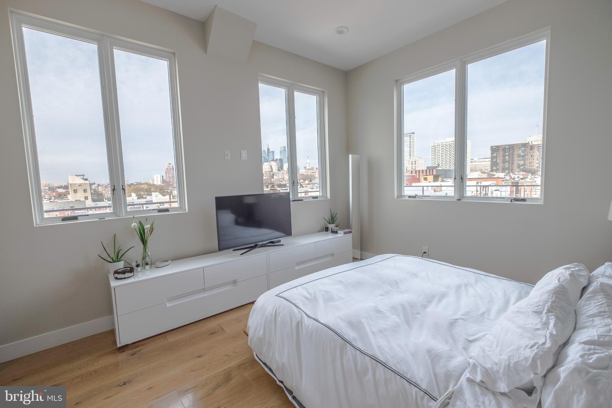 QUEEN VILLAGE - Residential Lease