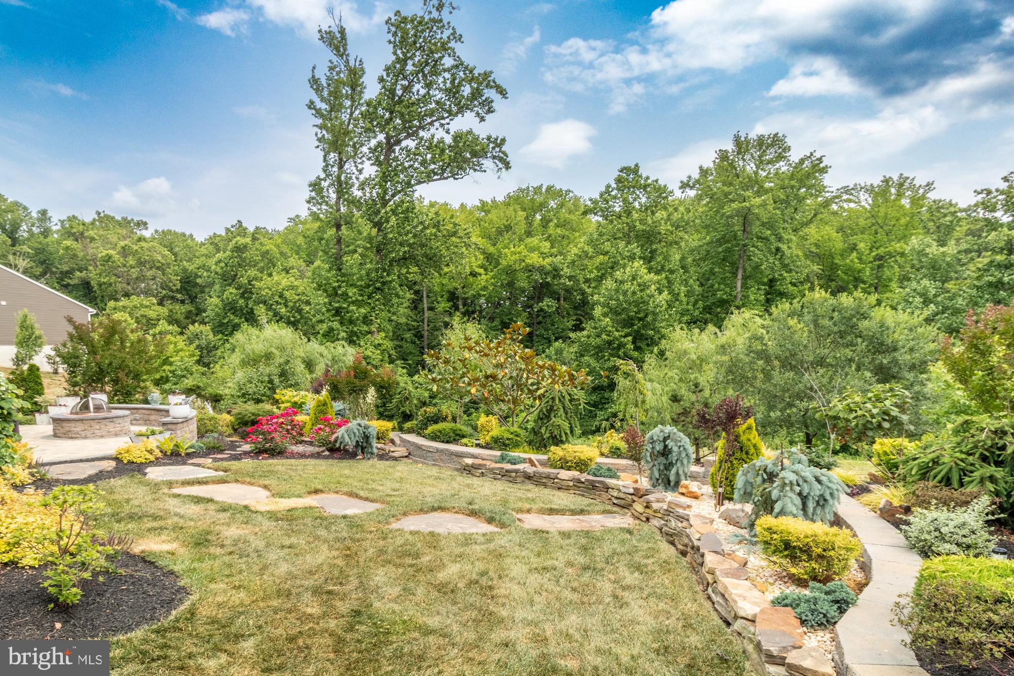 SCENIC MANOR - Residential