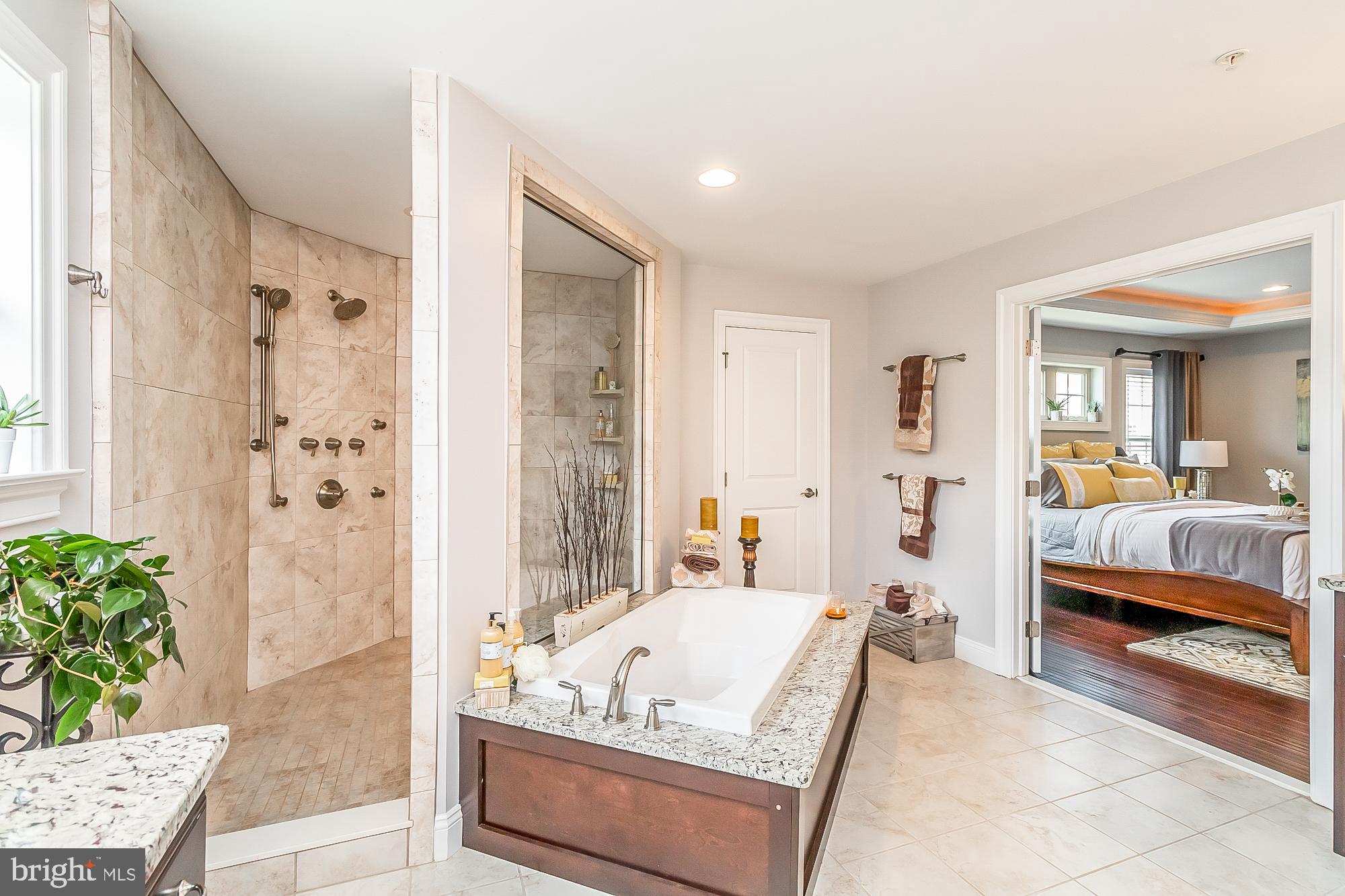 SCENIC MANOR - Residential