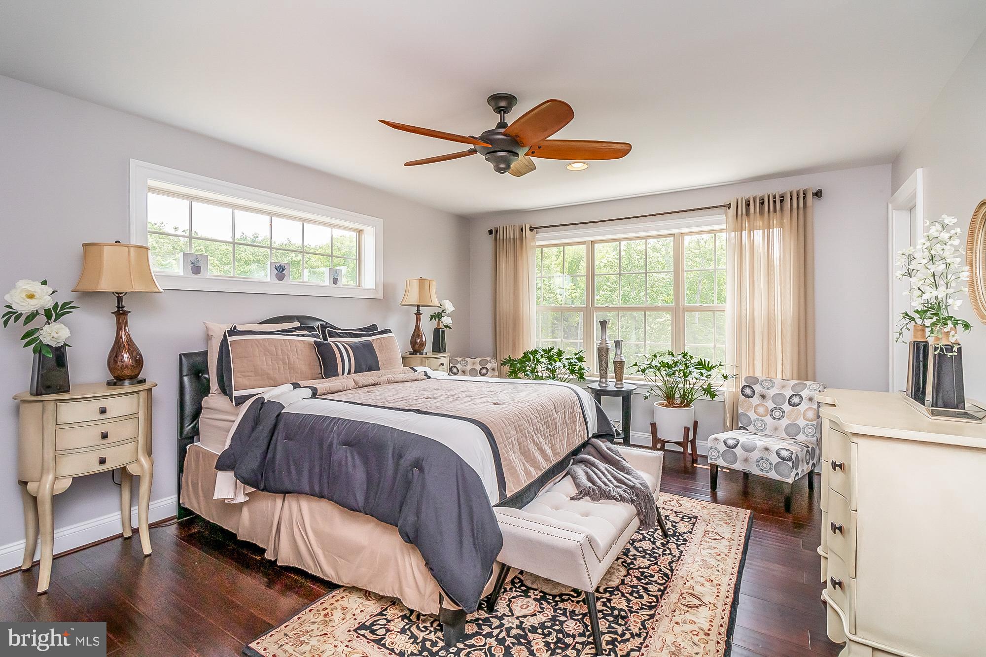 SCENIC MANOR - Residential