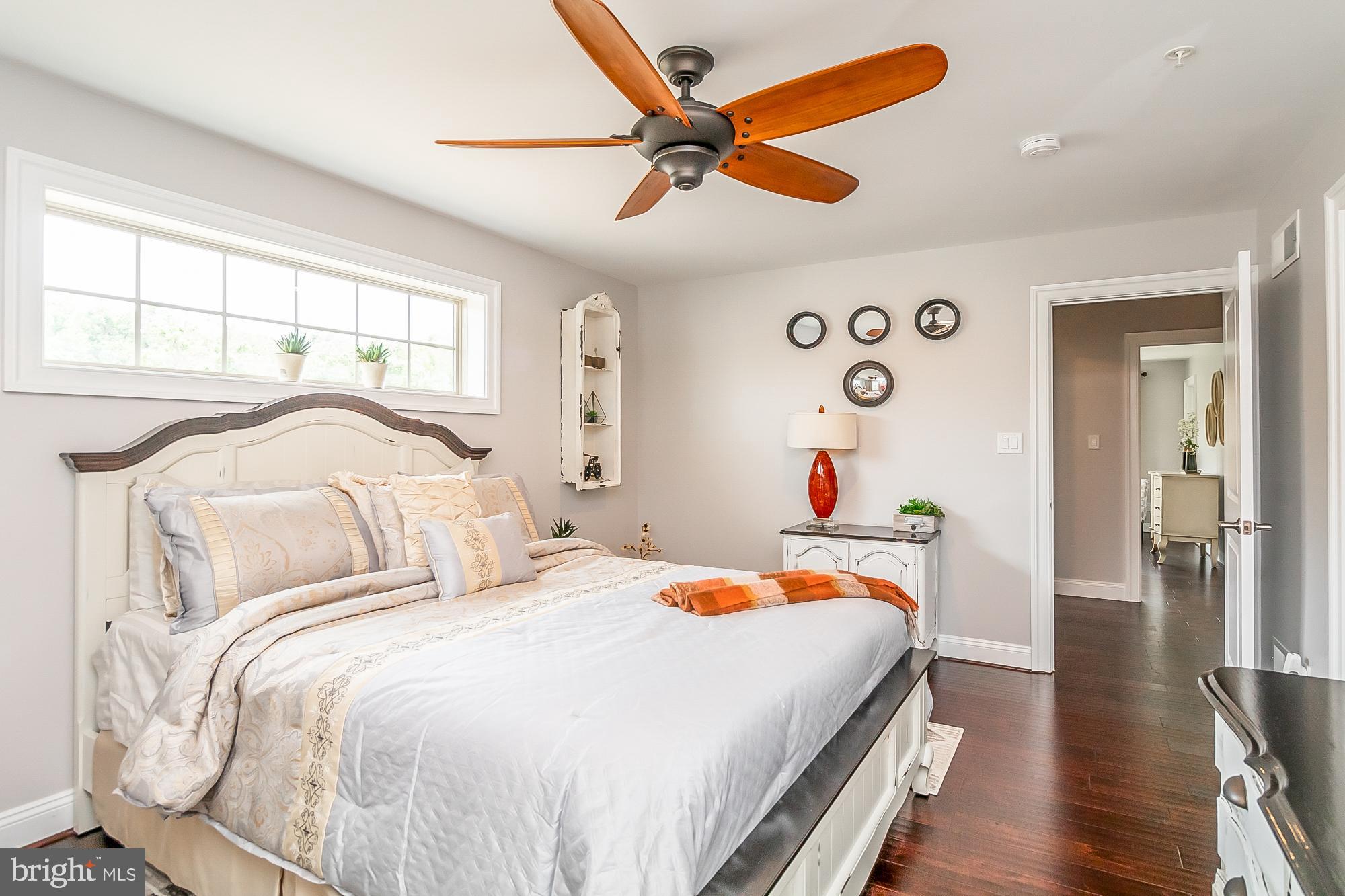 SCENIC MANOR - Residential