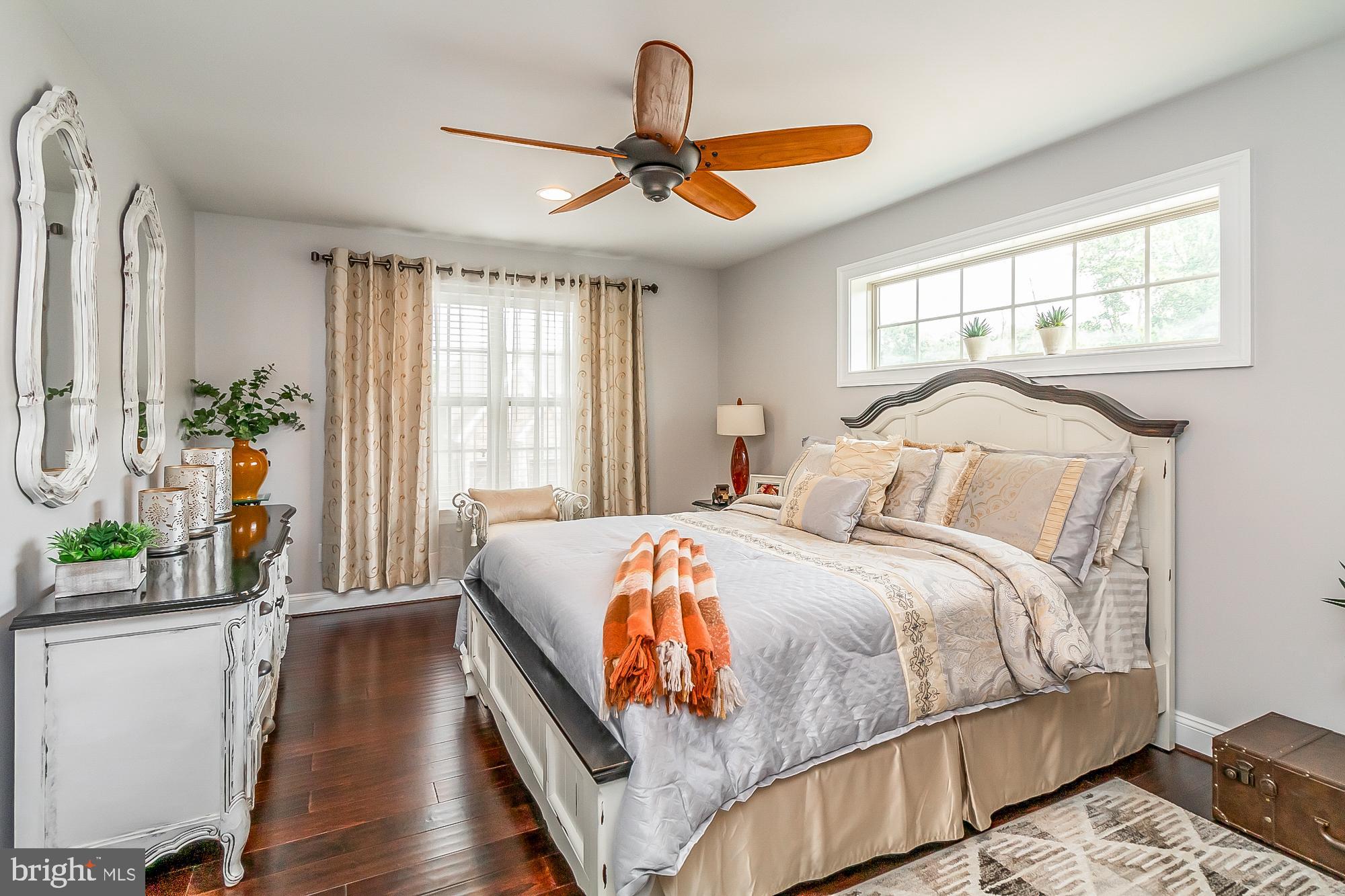 SCENIC MANOR - Residential