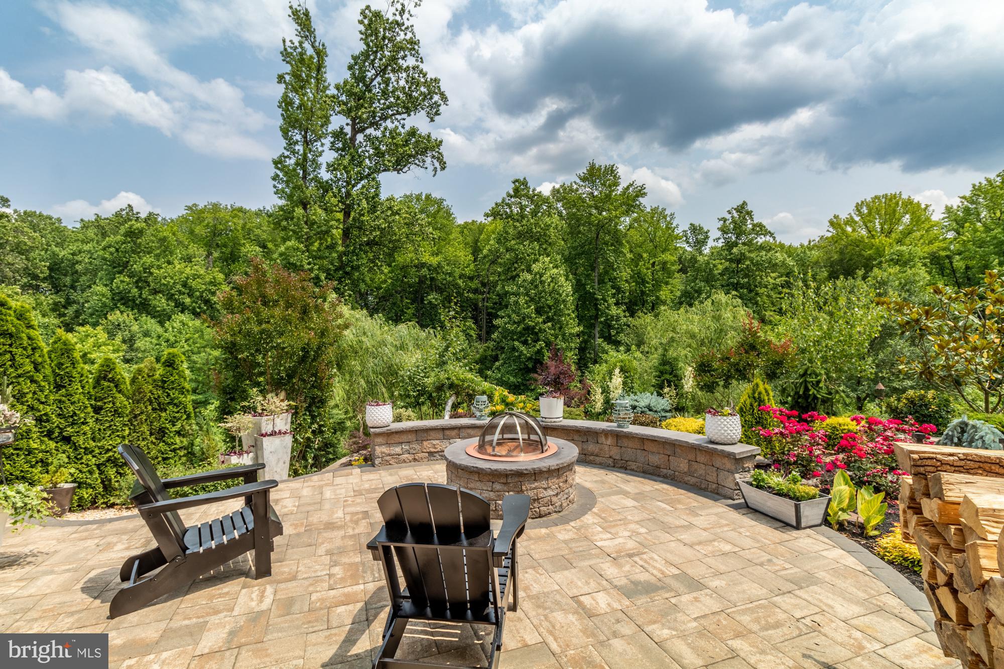 SCENIC MANOR - Residential