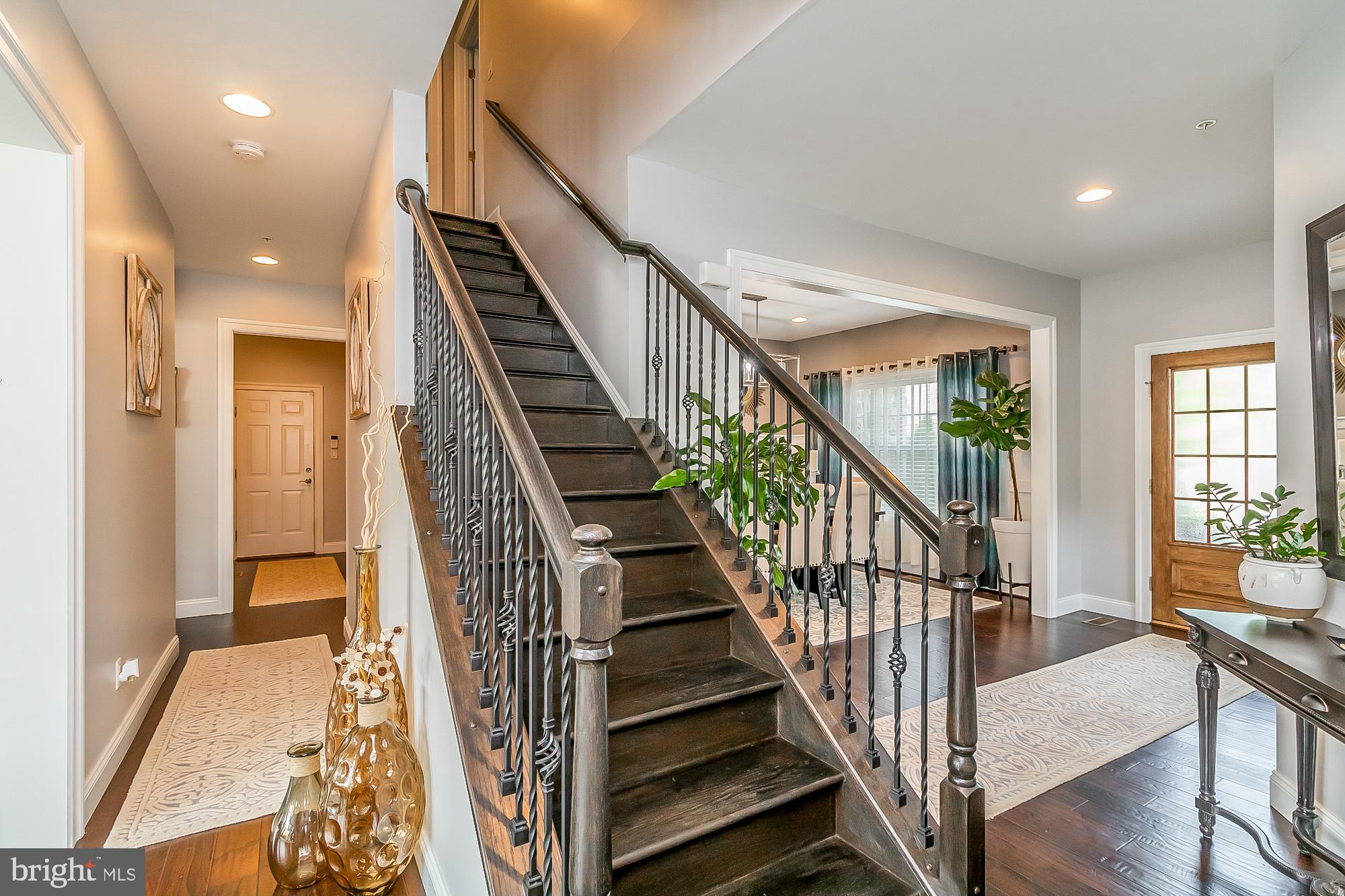 SCENIC MANOR - Residential