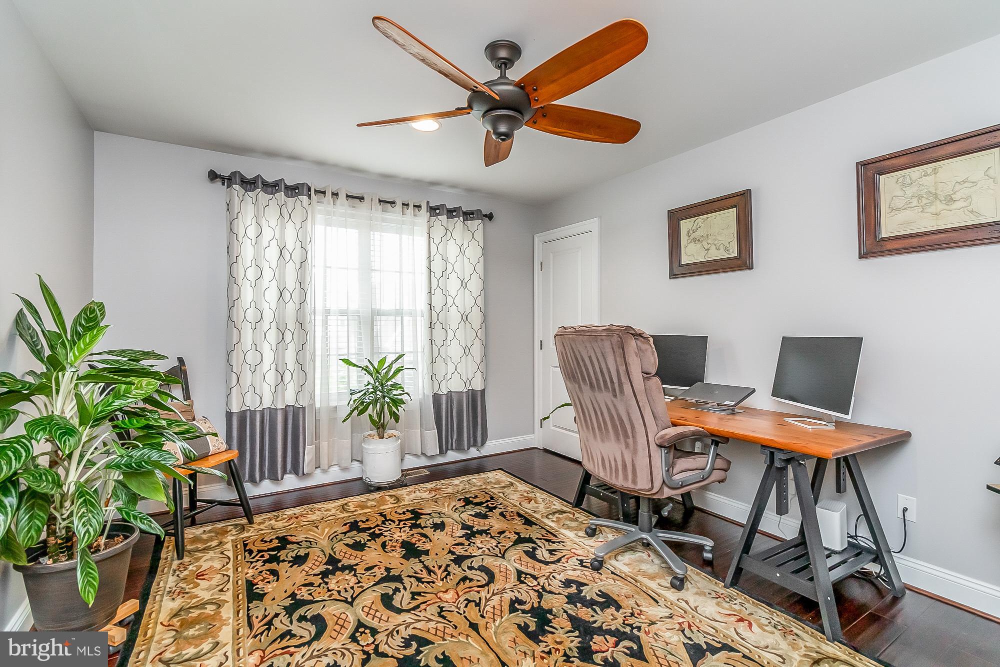 SCENIC MANOR - Residential