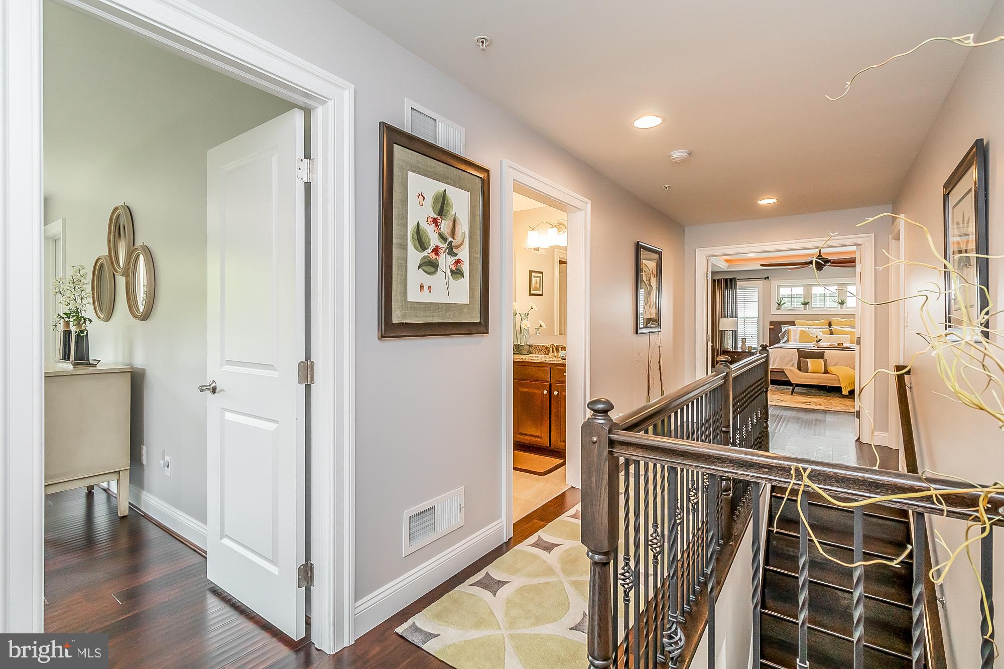 SCENIC MANOR - Residential