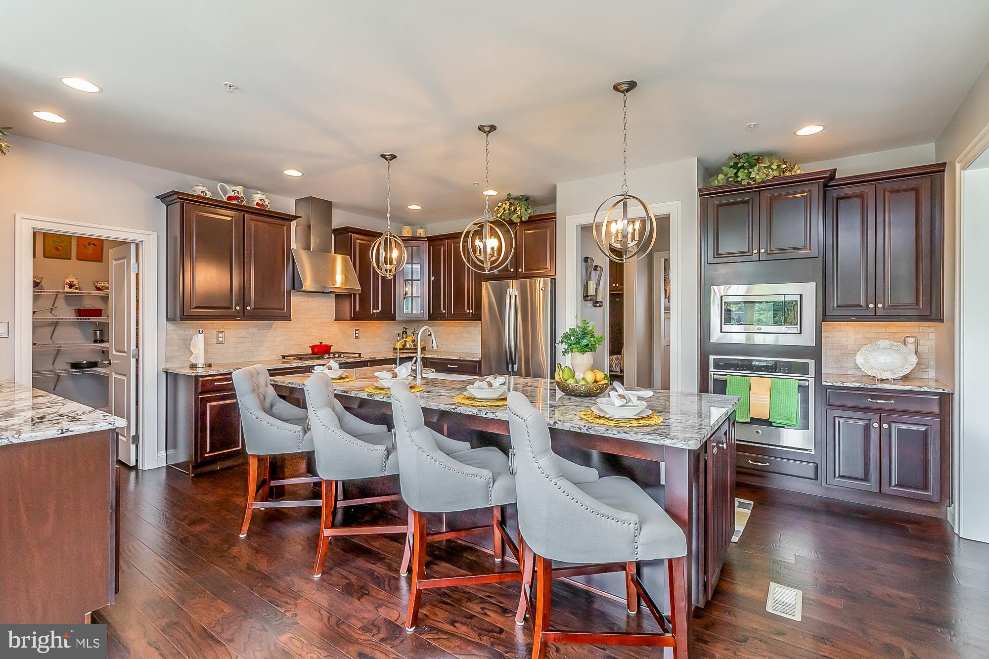 SCENIC MANOR - Residential