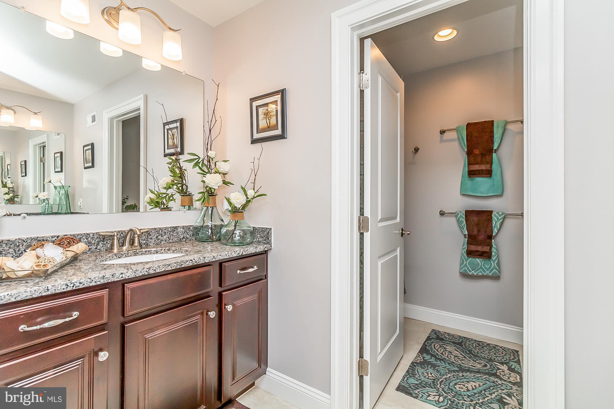 SCENIC MANOR - Residential