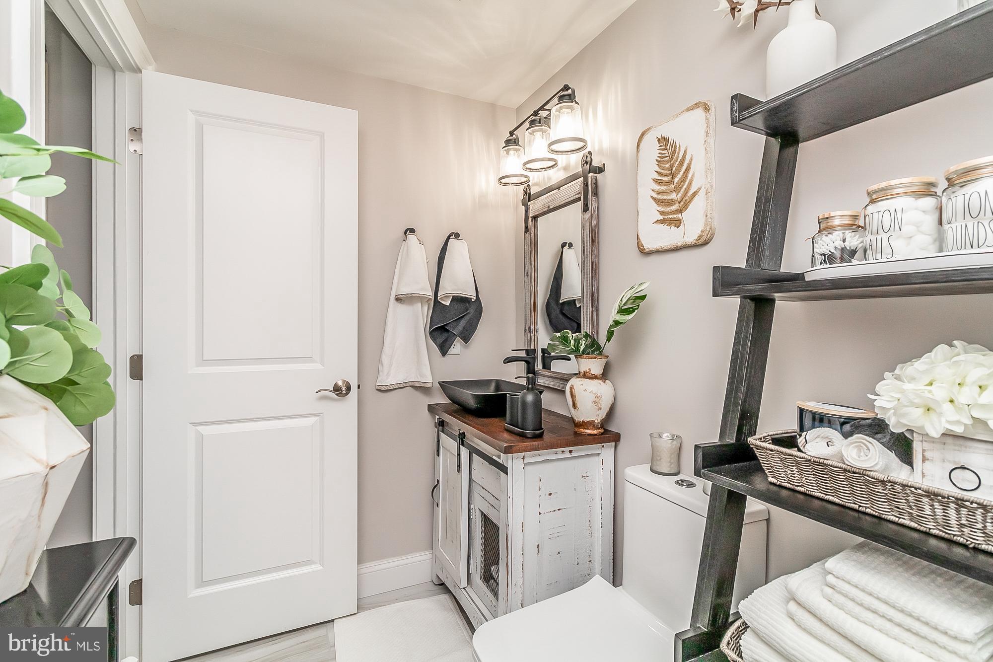 SCENIC MANOR - Residential