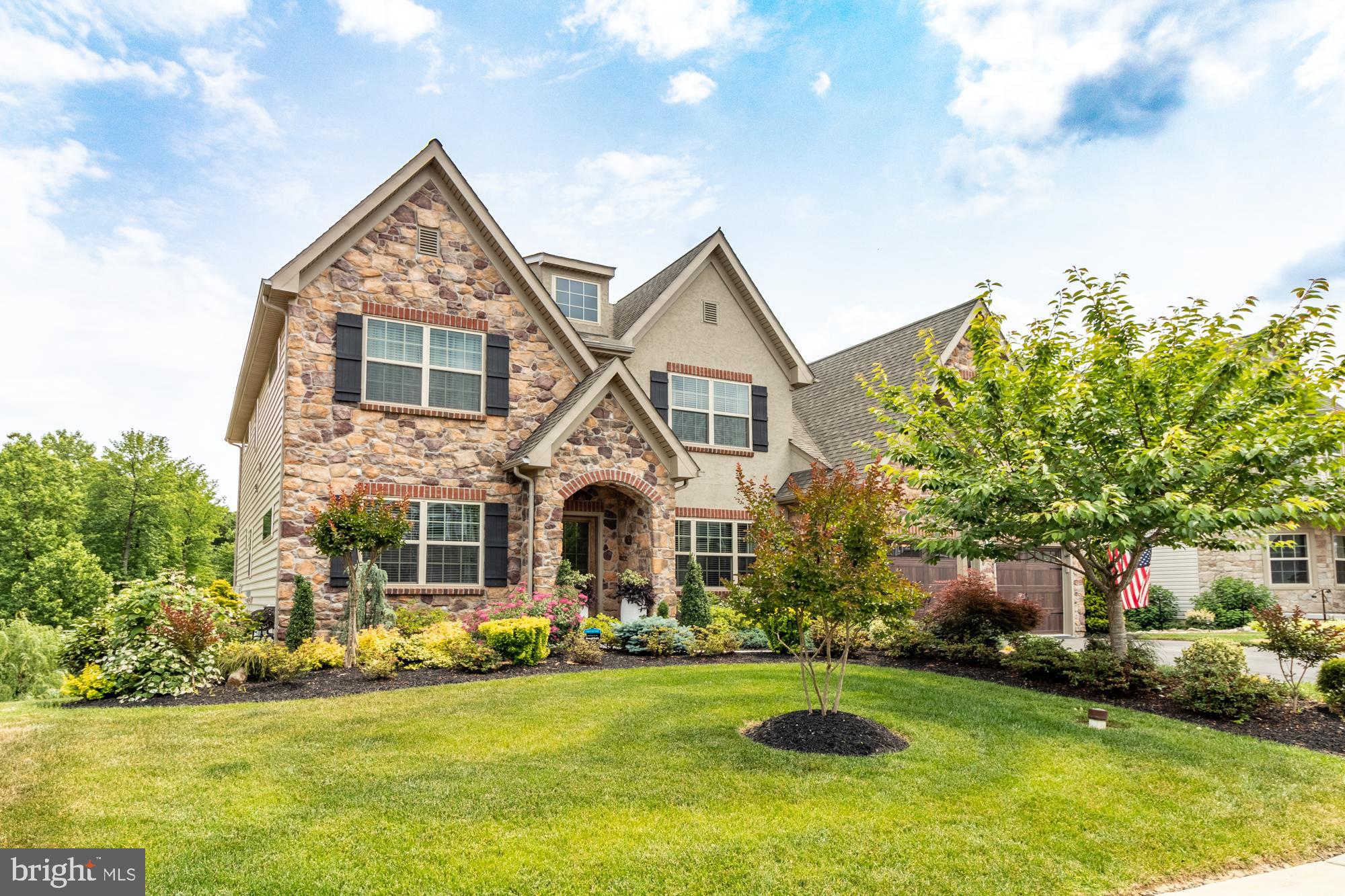 SCENIC MANOR - Residential