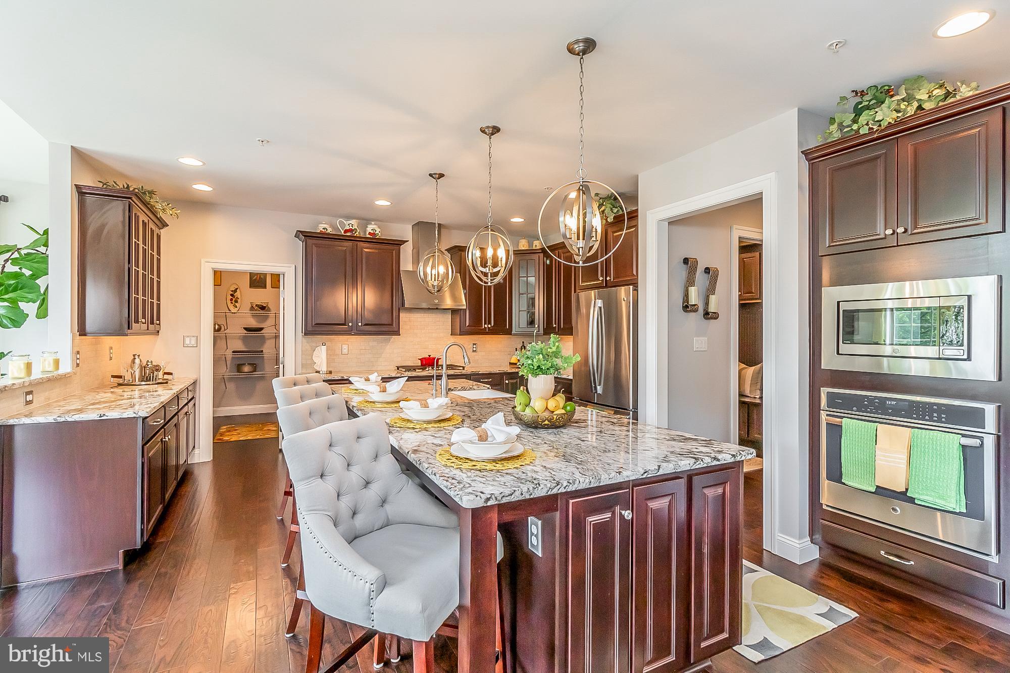 SCENIC MANOR - Residential