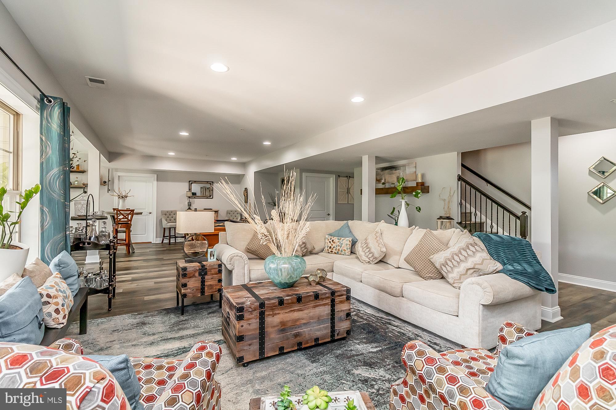 SCENIC MANOR - Residential