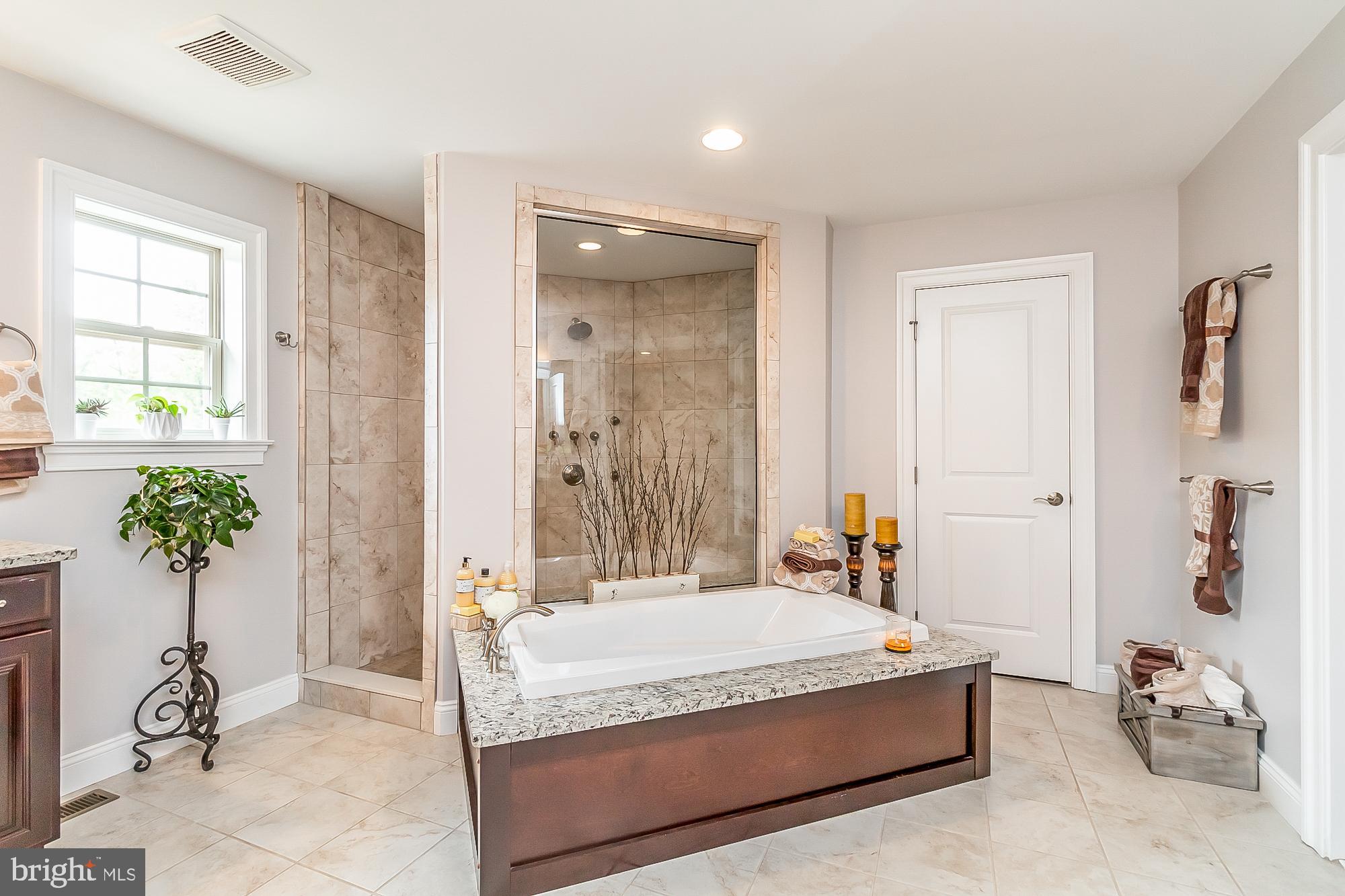 SCENIC MANOR - Residential