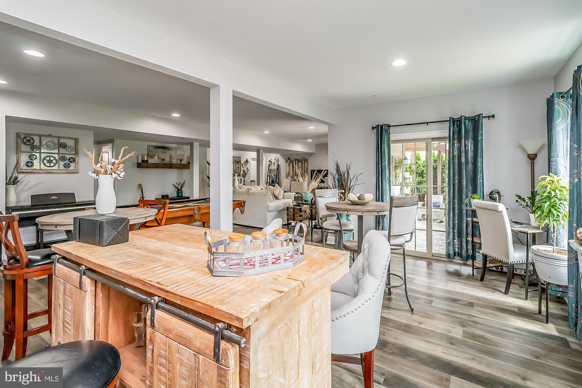 SCENIC MANOR - Residential