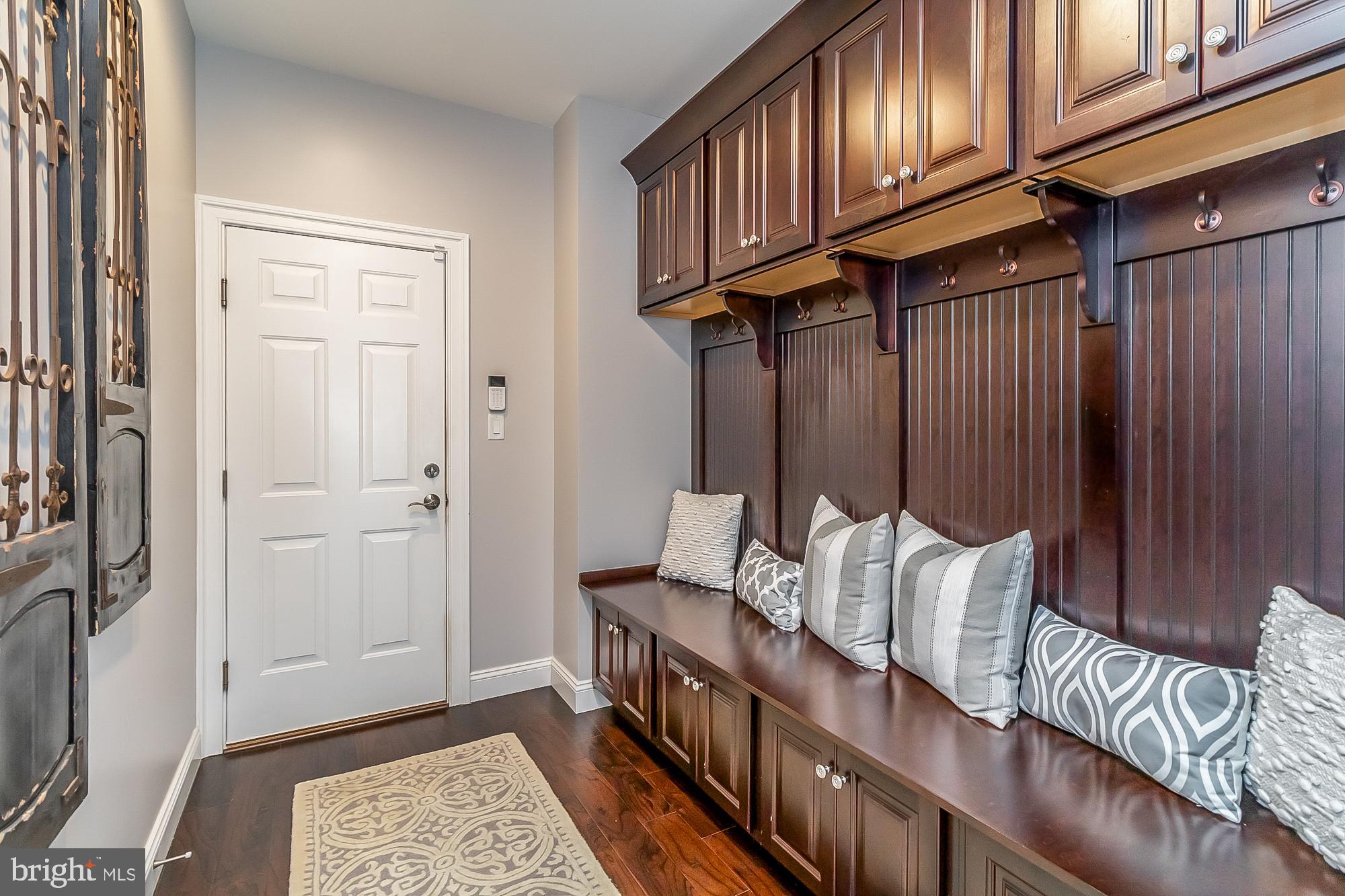 SCENIC MANOR - Residential