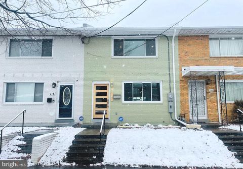 720 DECATUR STREET NE WASHINGTON DC 20017