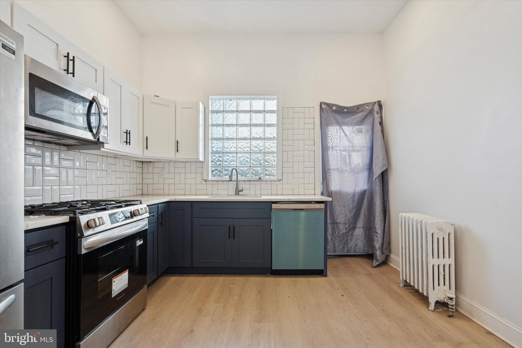 PORT RICHMOND - Residential