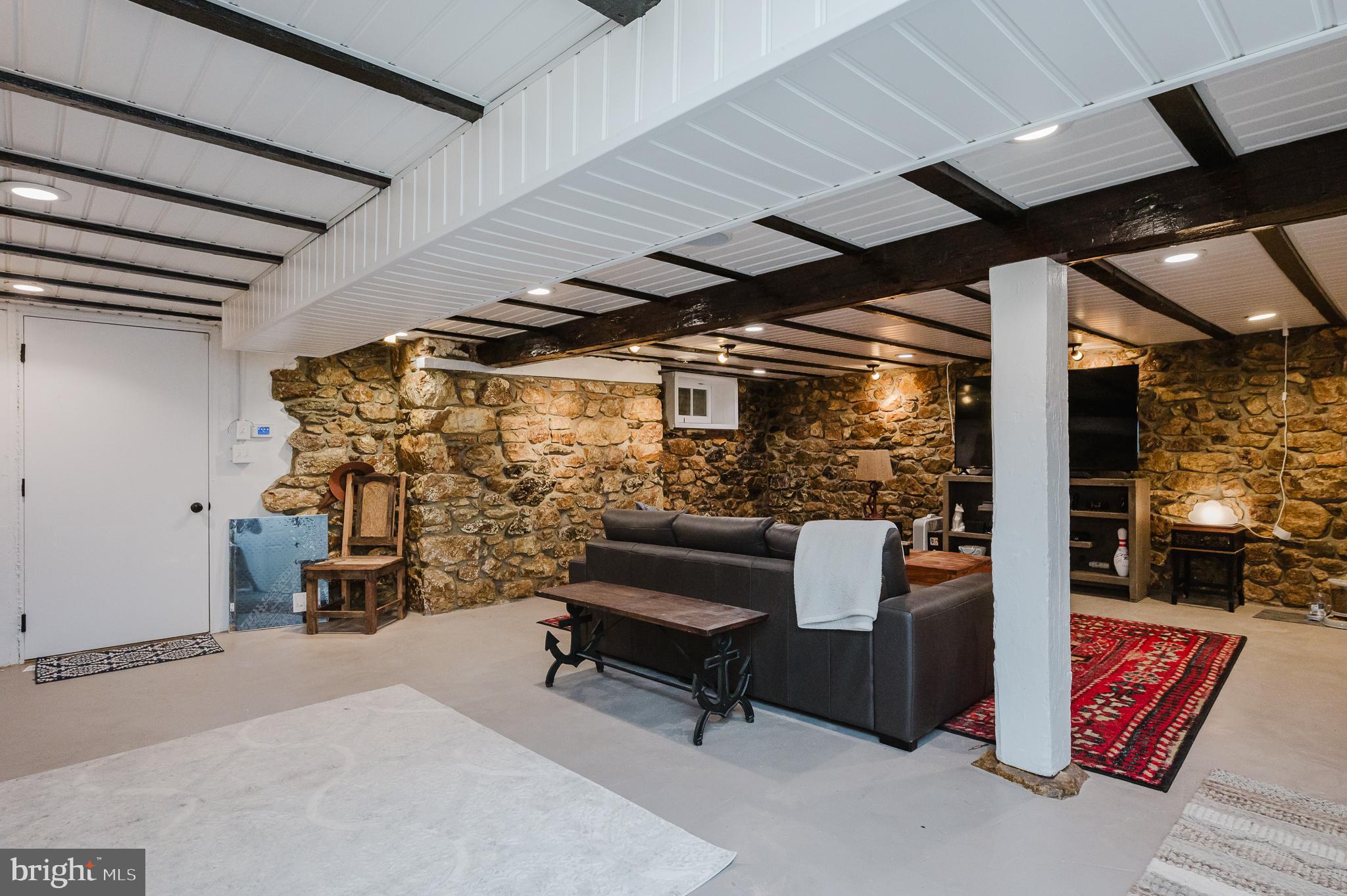 ROCHELLE MEADOWS - Residential