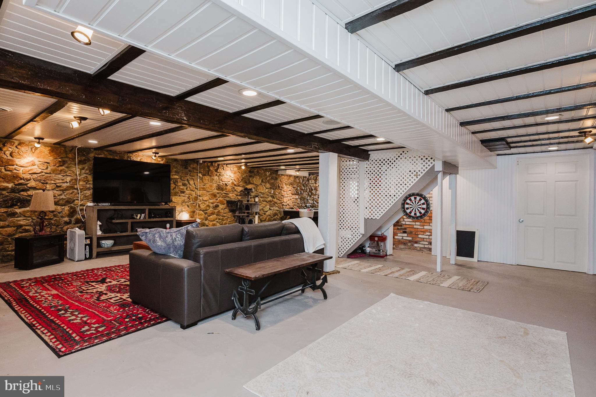 ROCHELLE MEADOWS - Residential