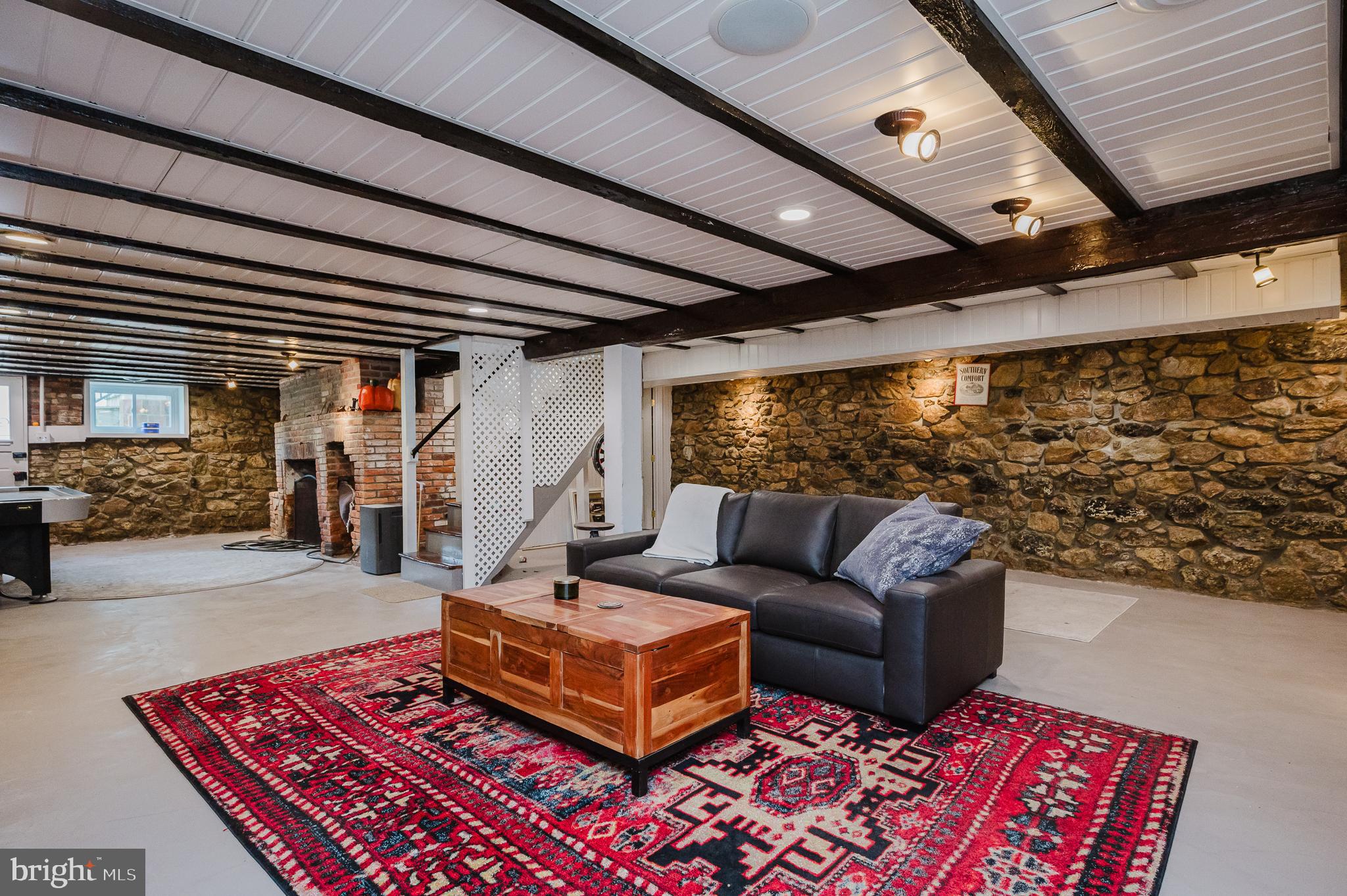 ROCHELLE MEADOWS - Residential