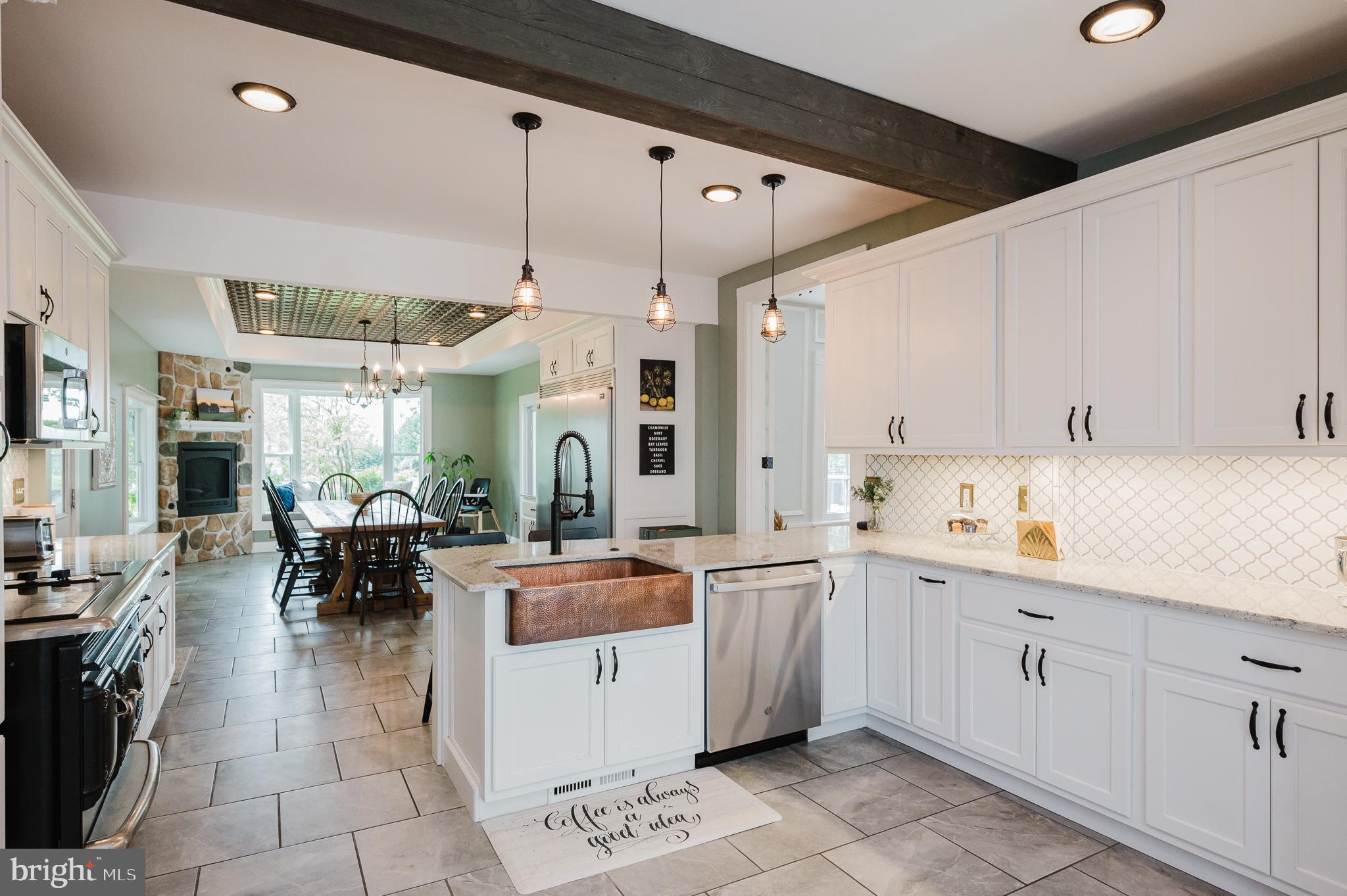 ROCHELLE MEADOWS - Residential