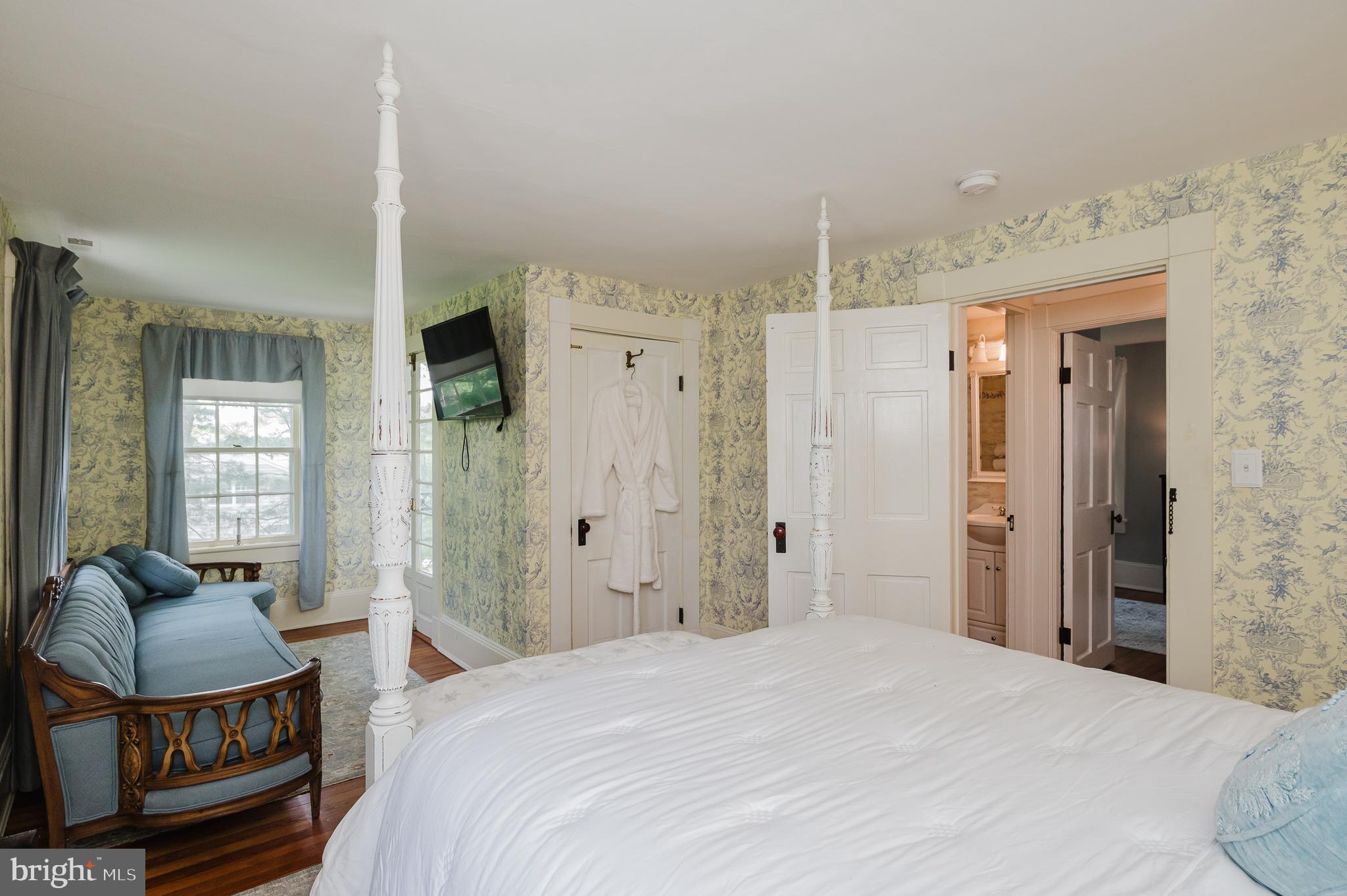 ROCHELLE MEADOWS - Residential