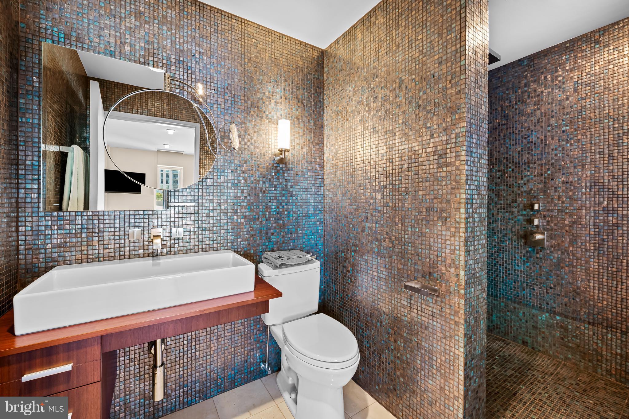 HARBOR EAST - Residential