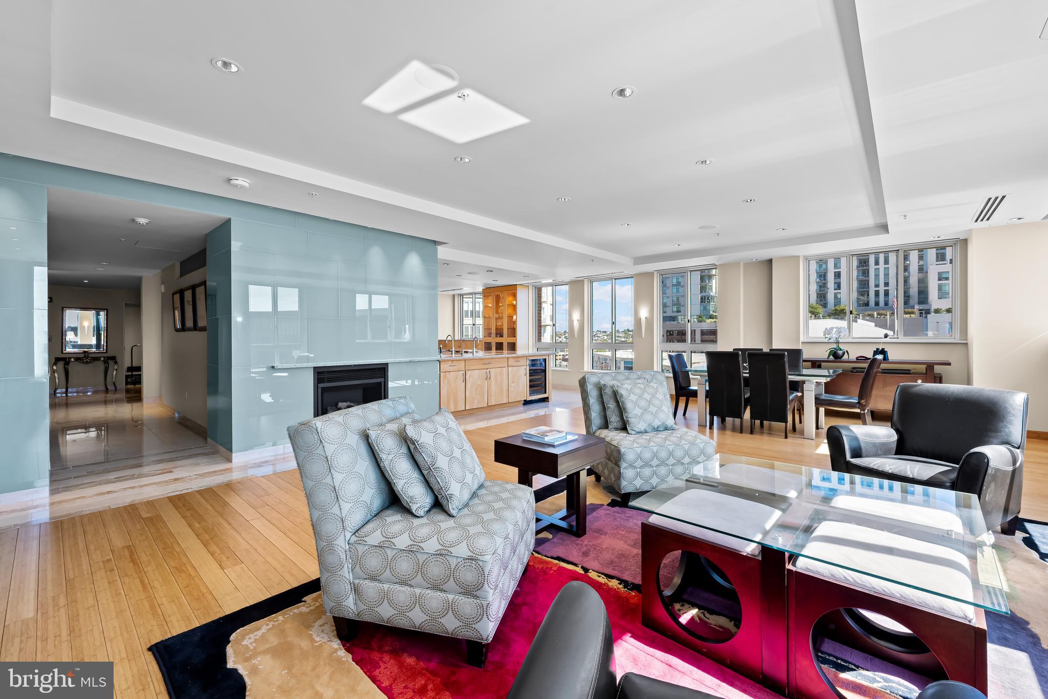 HARBOR EAST - Residential