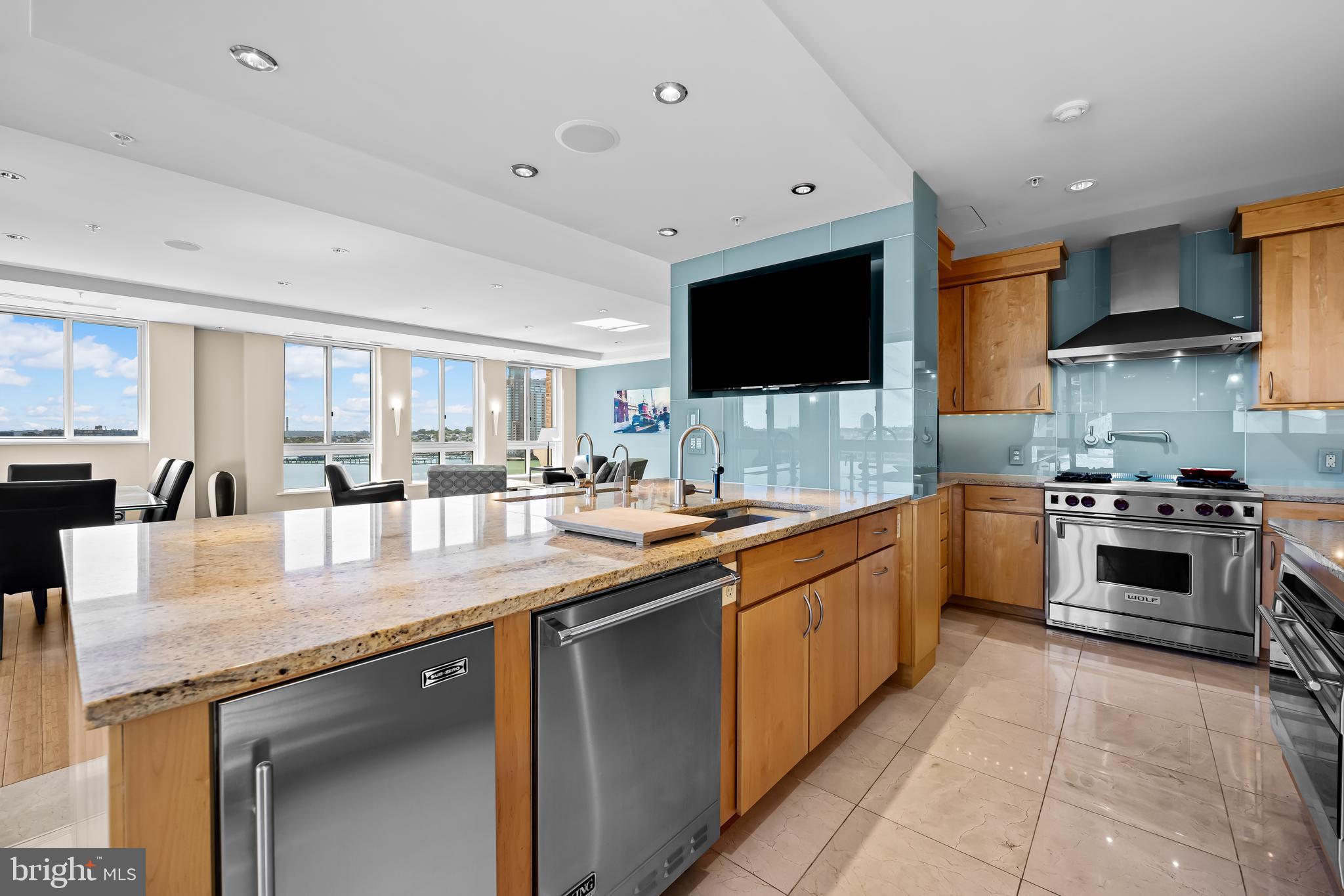 HARBOR EAST - Residential