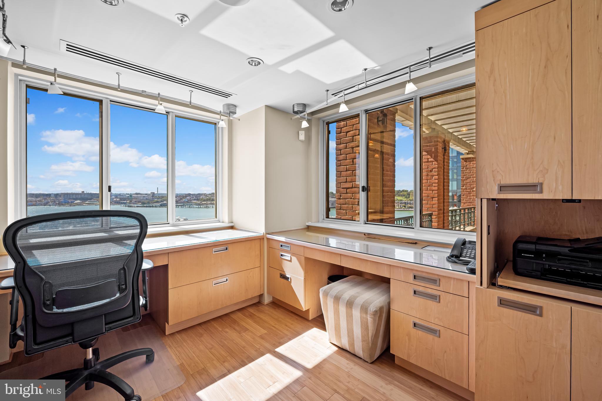 HARBOR EAST - Residential