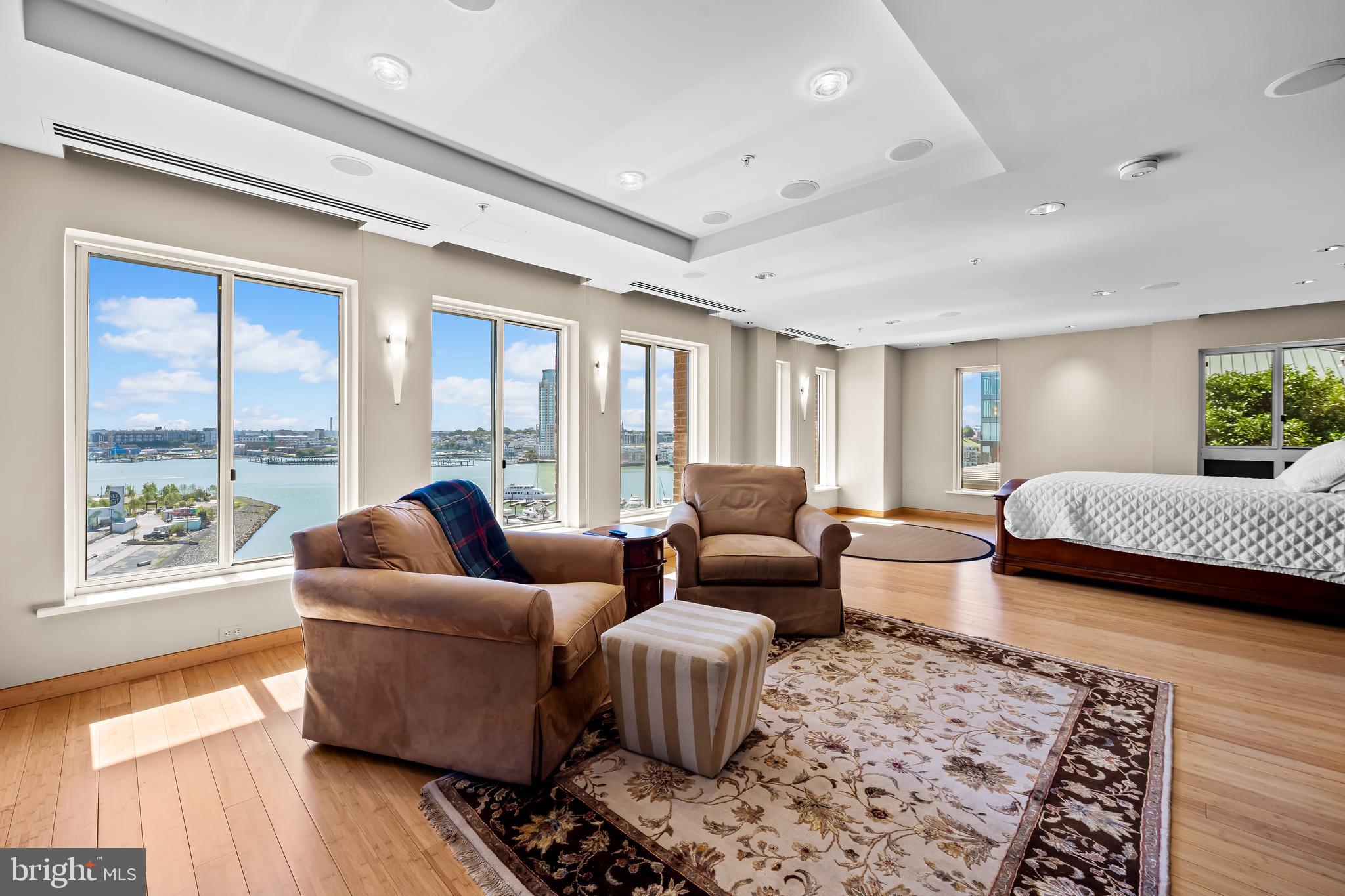 HARBOR EAST - Residential