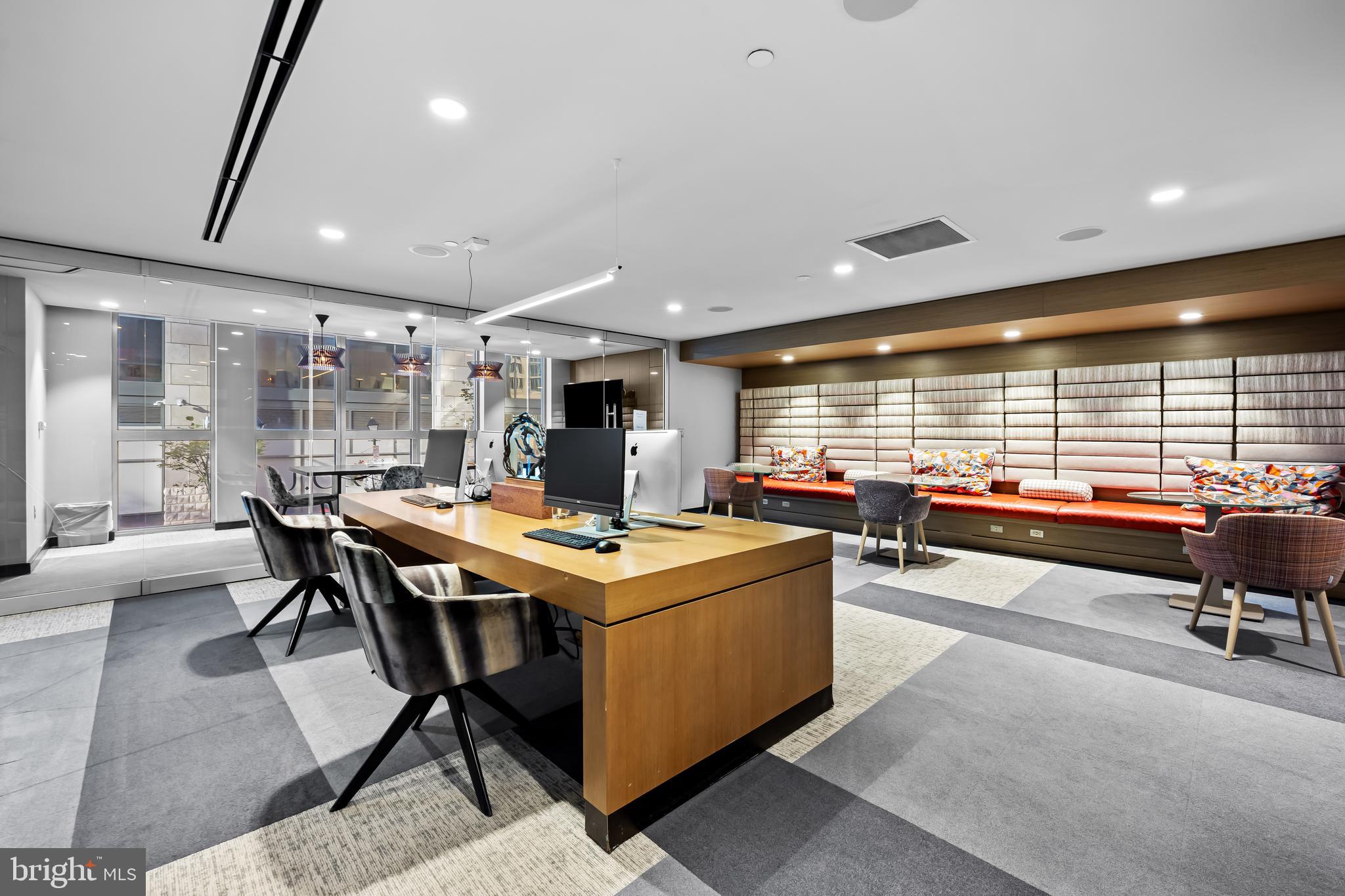 HARBOR EAST - Residential