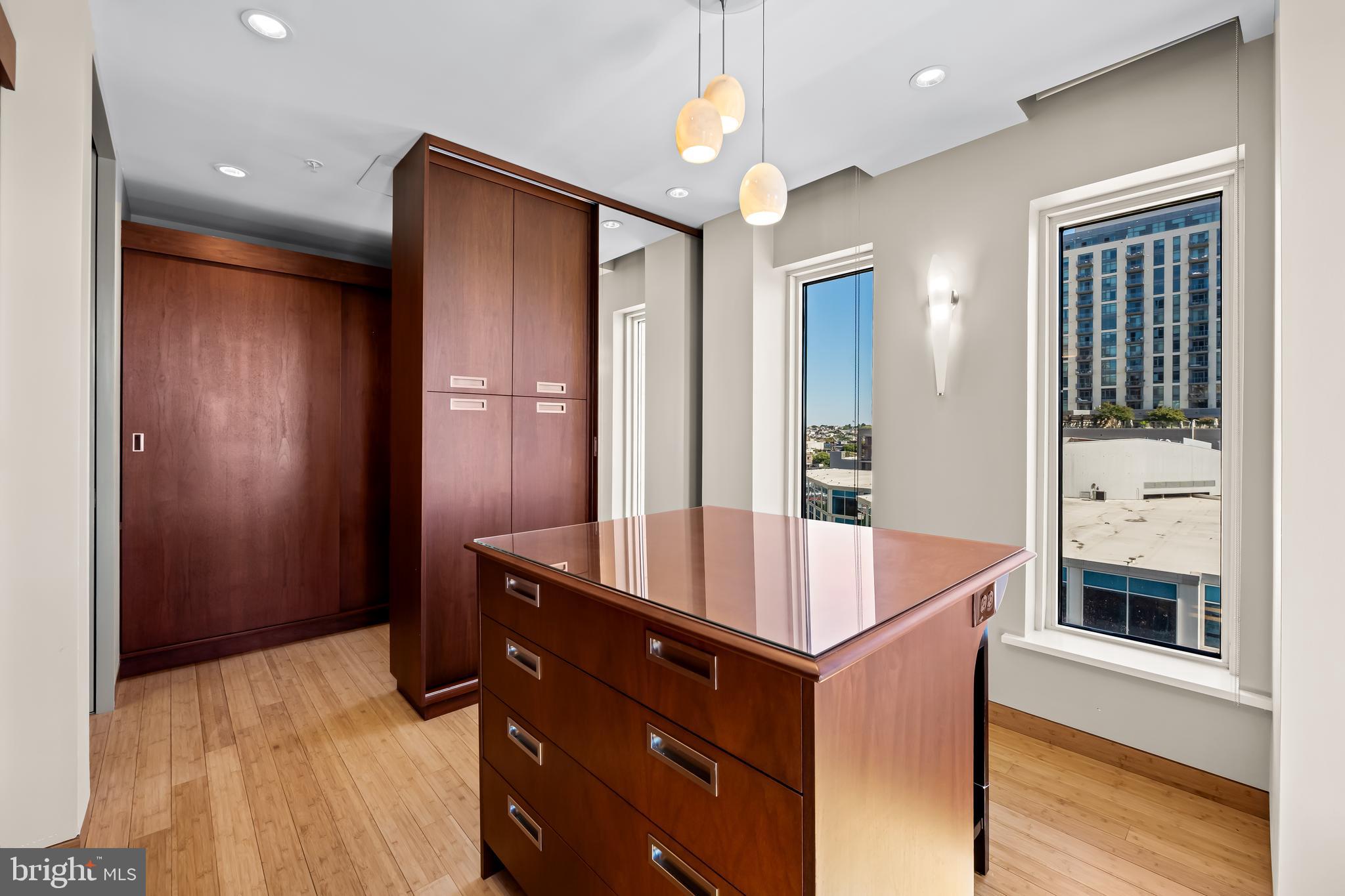 HARBOR EAST - Residential