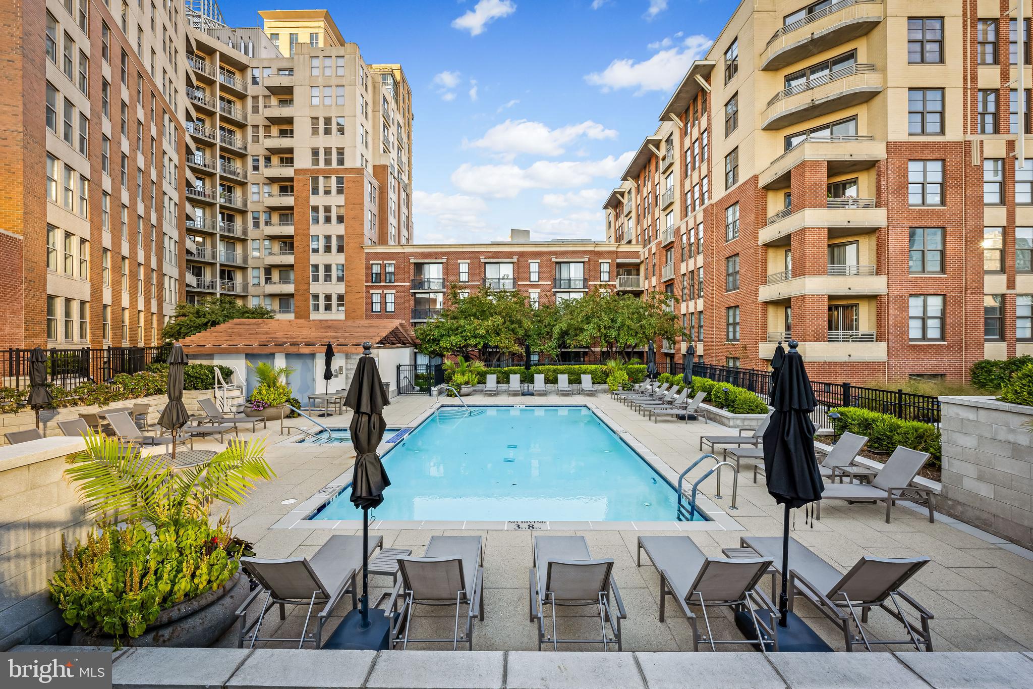 HARBOR EAST - Residential