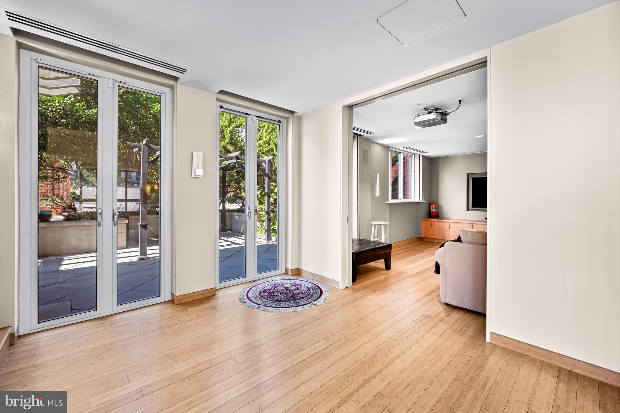 HARBOR EAST - Residential