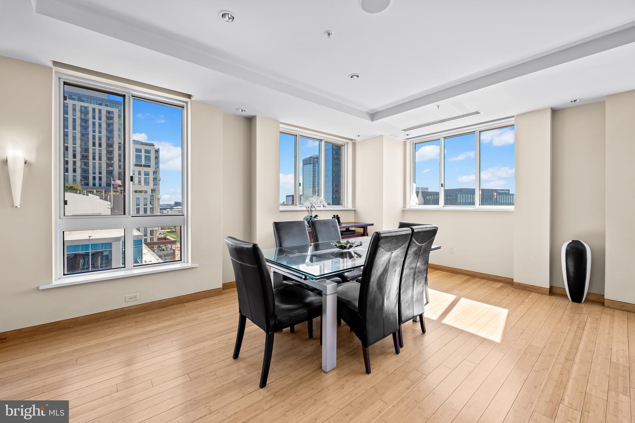 HARBOR EAST - Residential