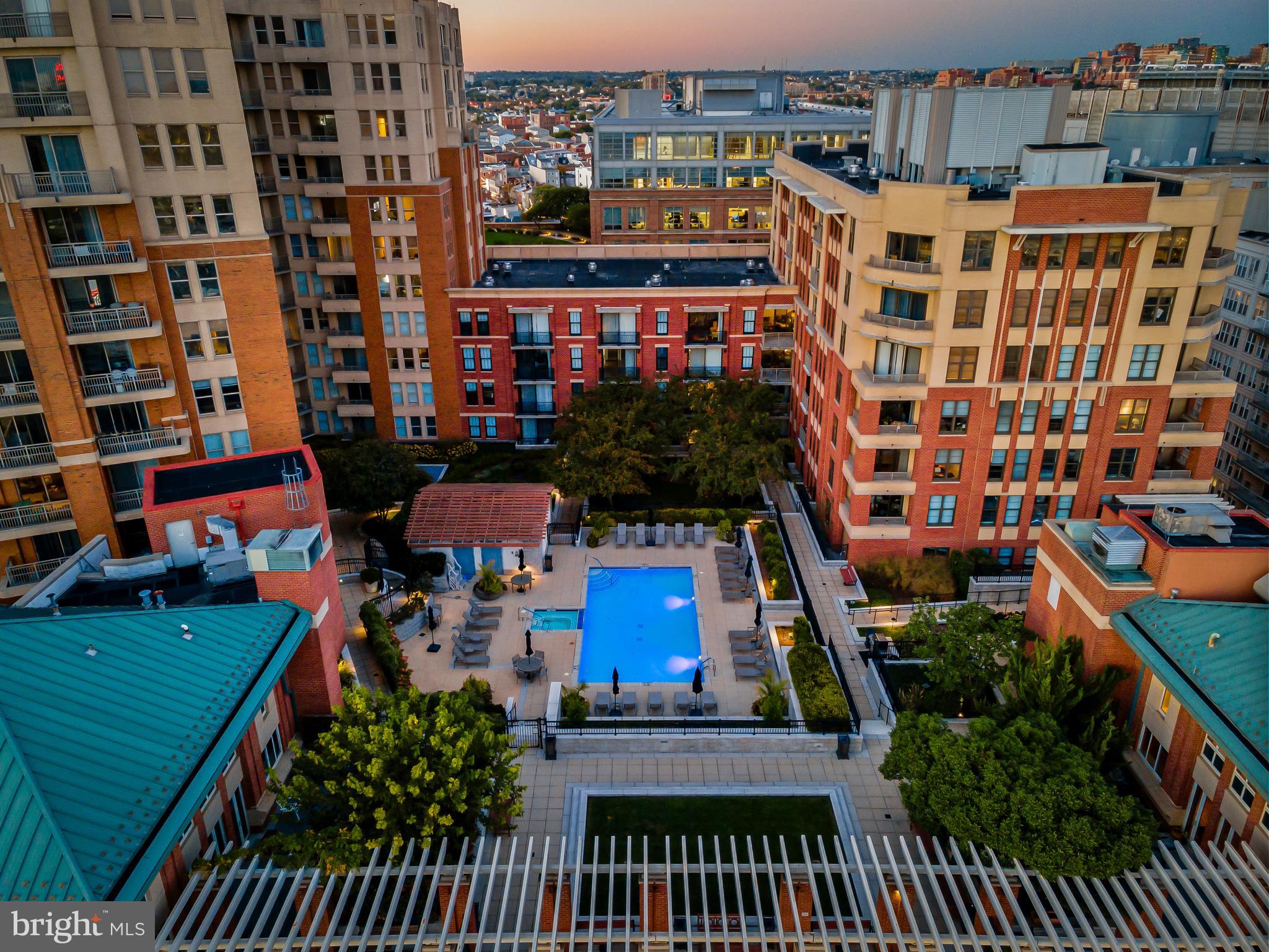 HARBOR EAST - Residential