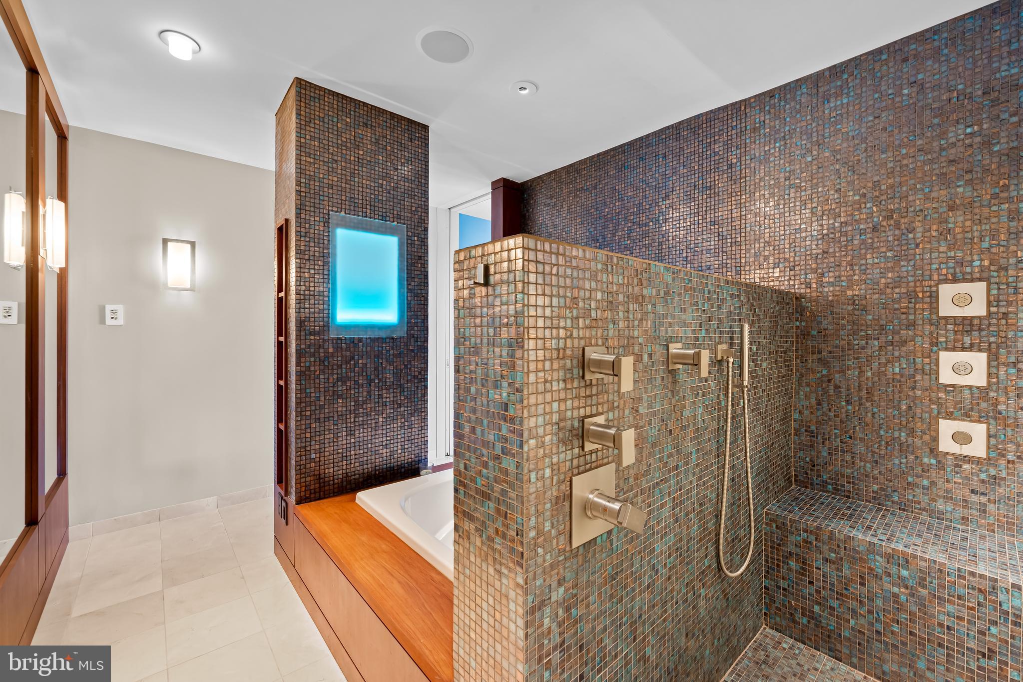 HARBOR EAST - Residential