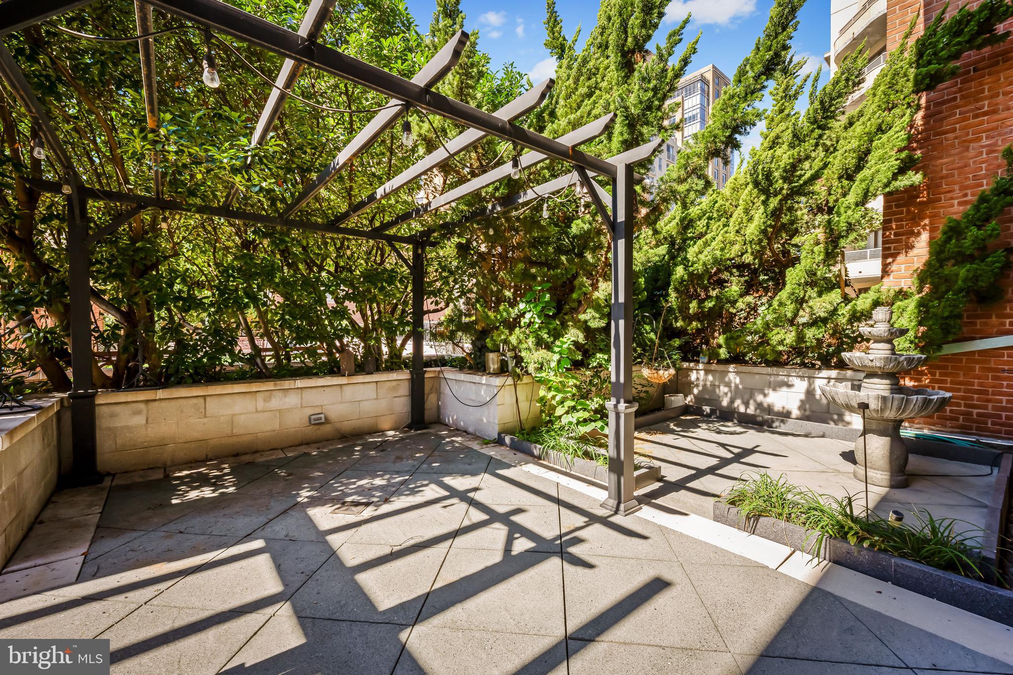 HARBOR EAST - Residential