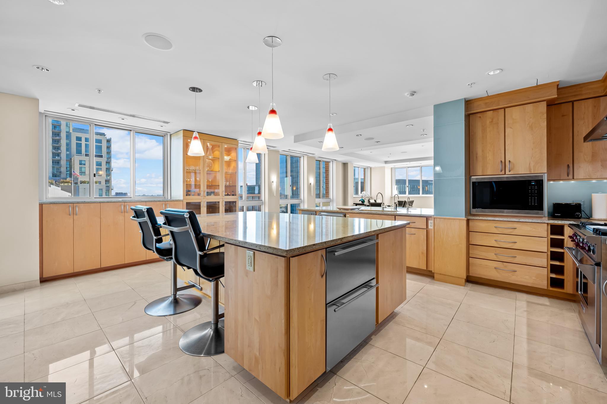 HARBOR EAST - Residential