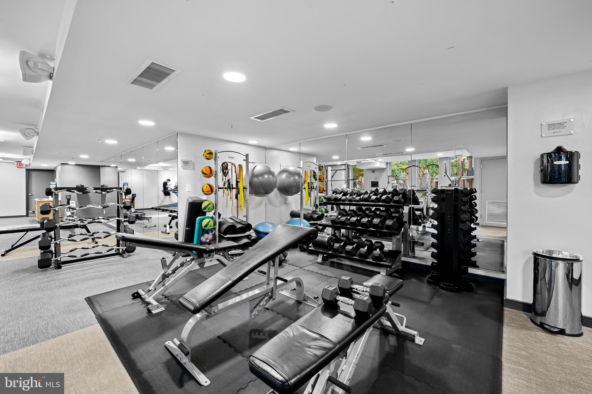 HARBOR EAST - Residential