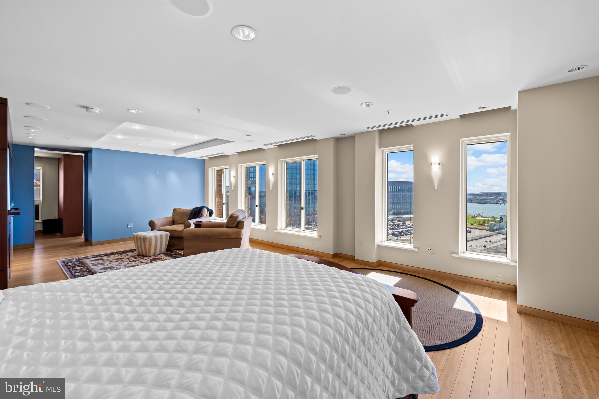 HARBOR EAST - Residential