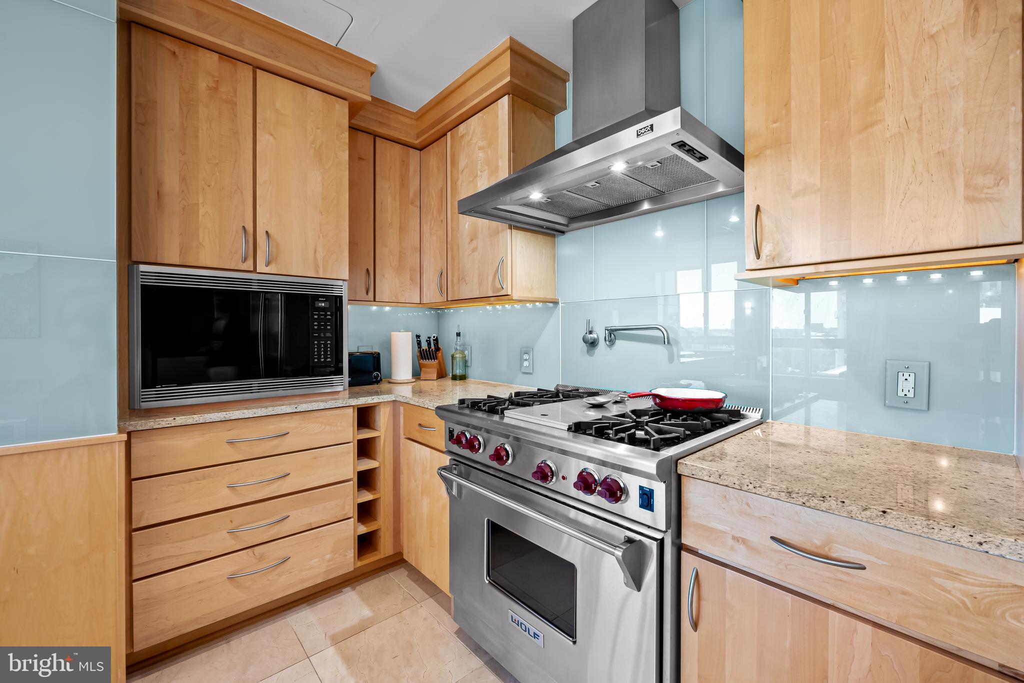 HARBOR EAST - Residential