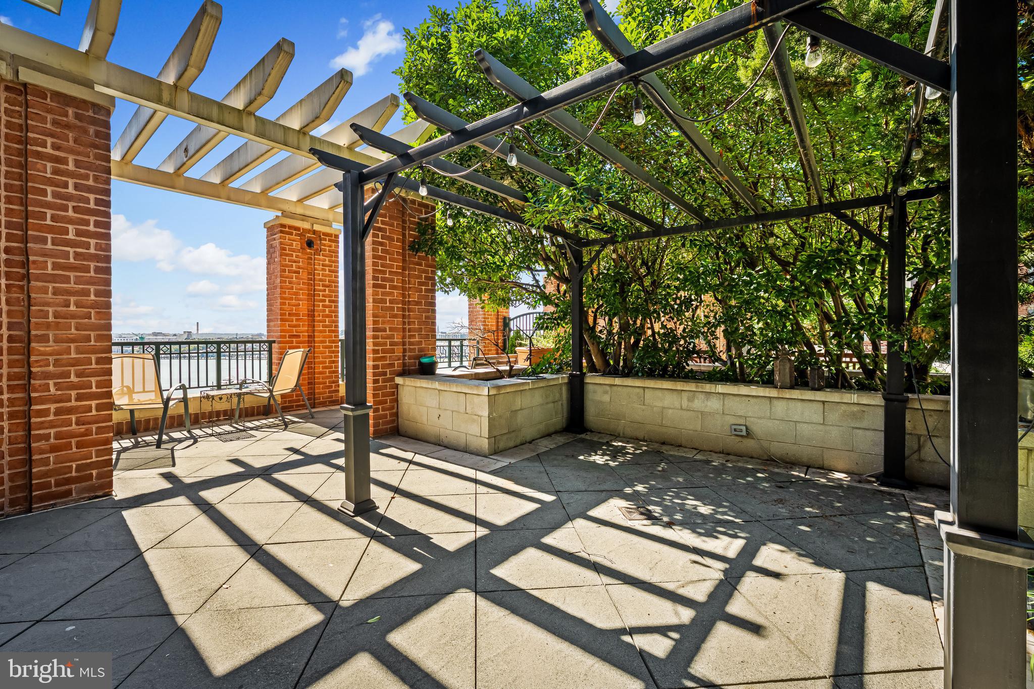 HARBOR EAST - Residential